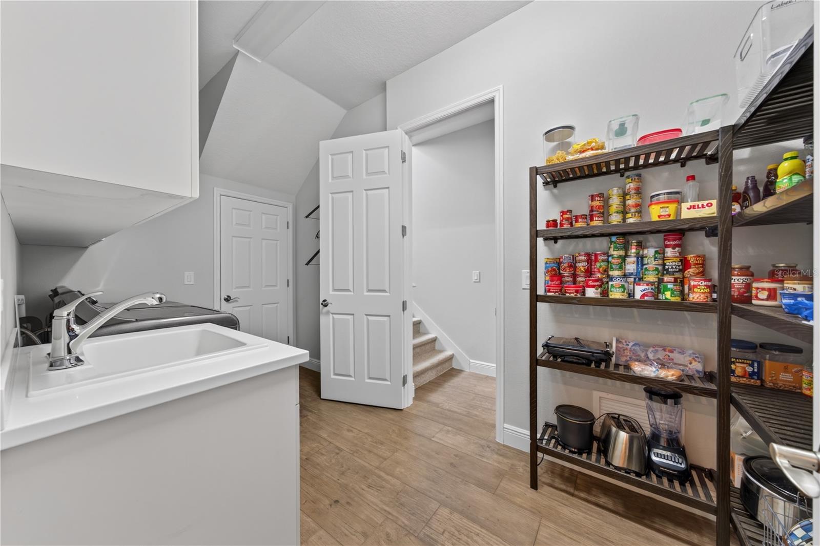 8276 LARKSPUR CIR — photo 18
