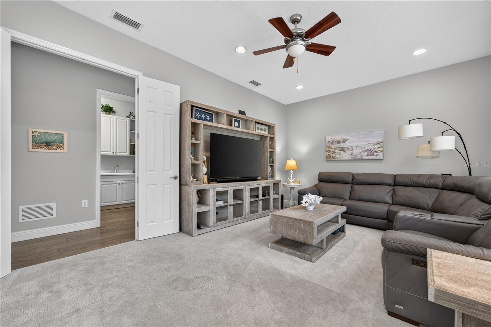8276 LARKSPUR CIR — photo 16