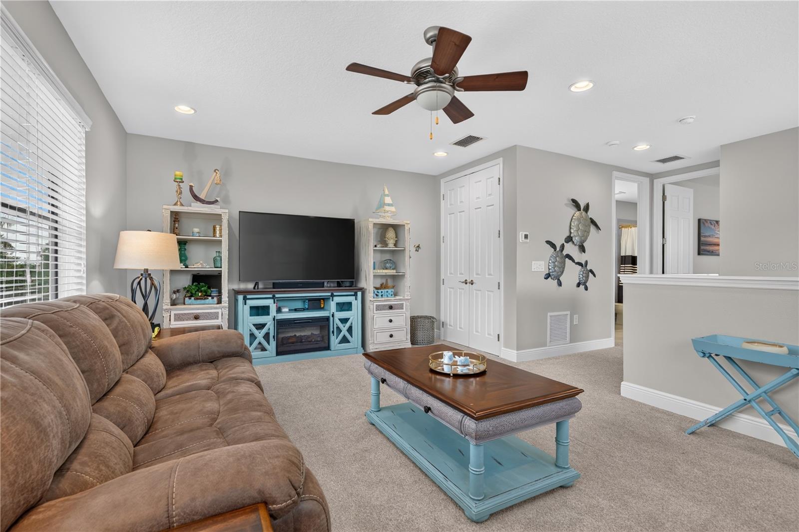 8276 LARKSPUR CIR — photo 27