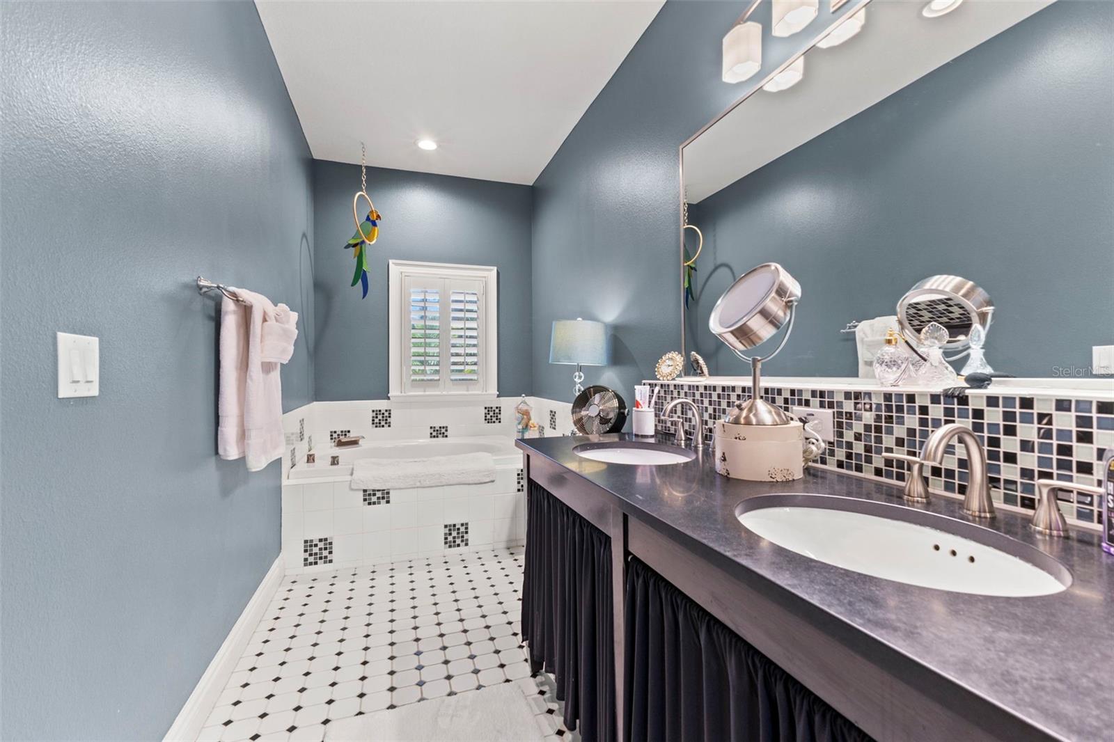 3819 W DALE AVE #6 — photo 32