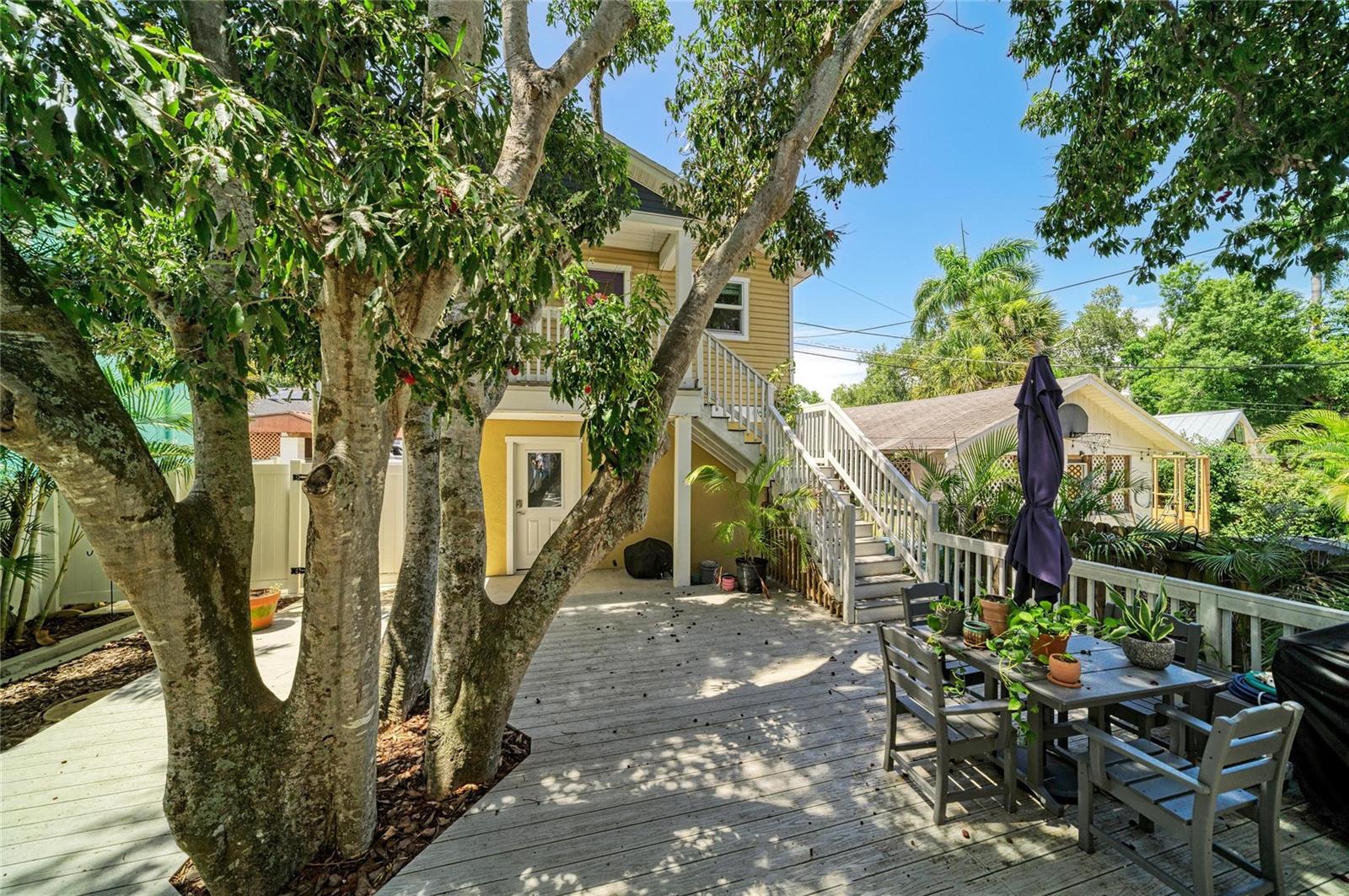632 VIRGINIA DR — photo 35