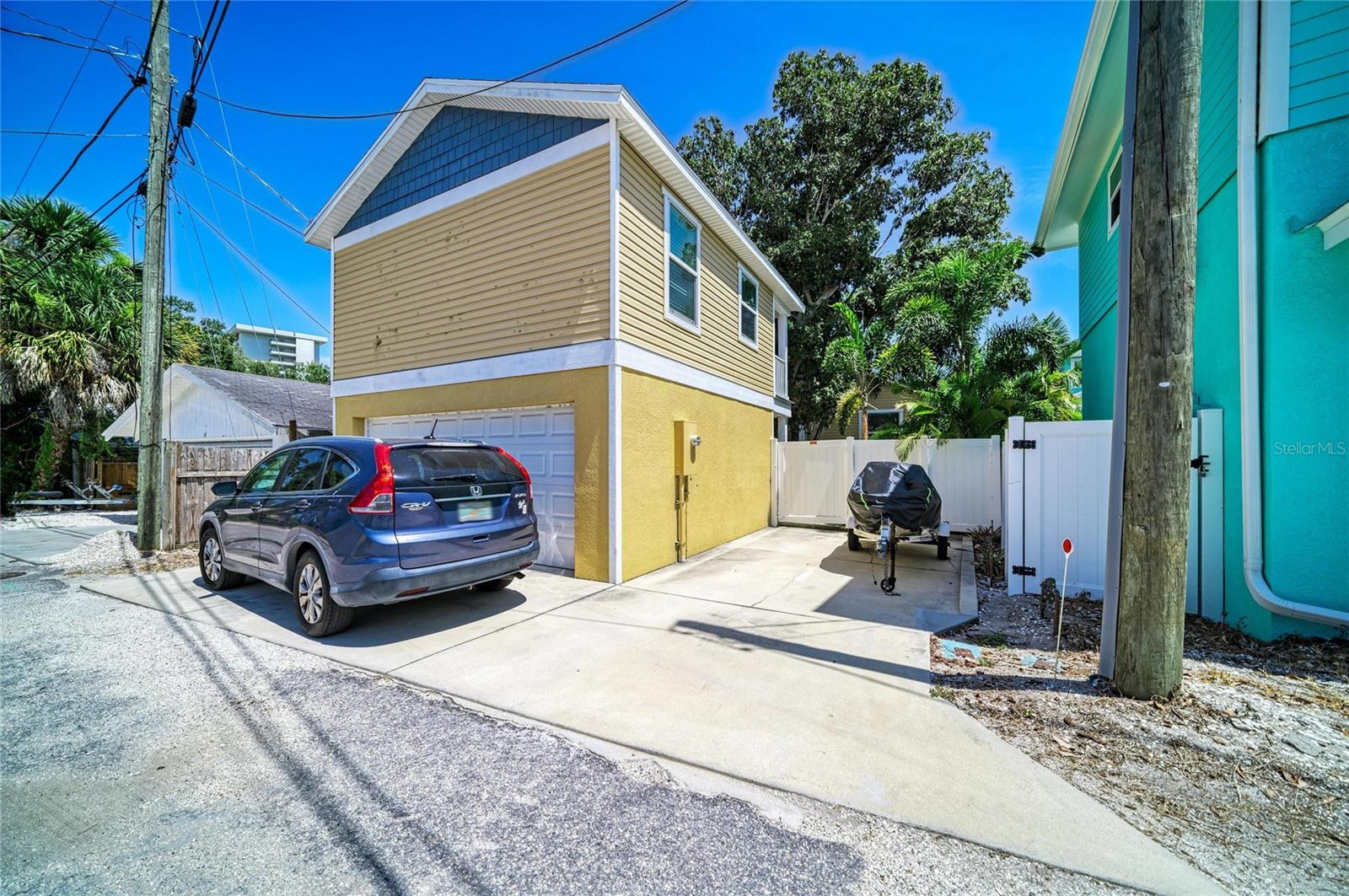 632 VIRGINIA DR — photo 47