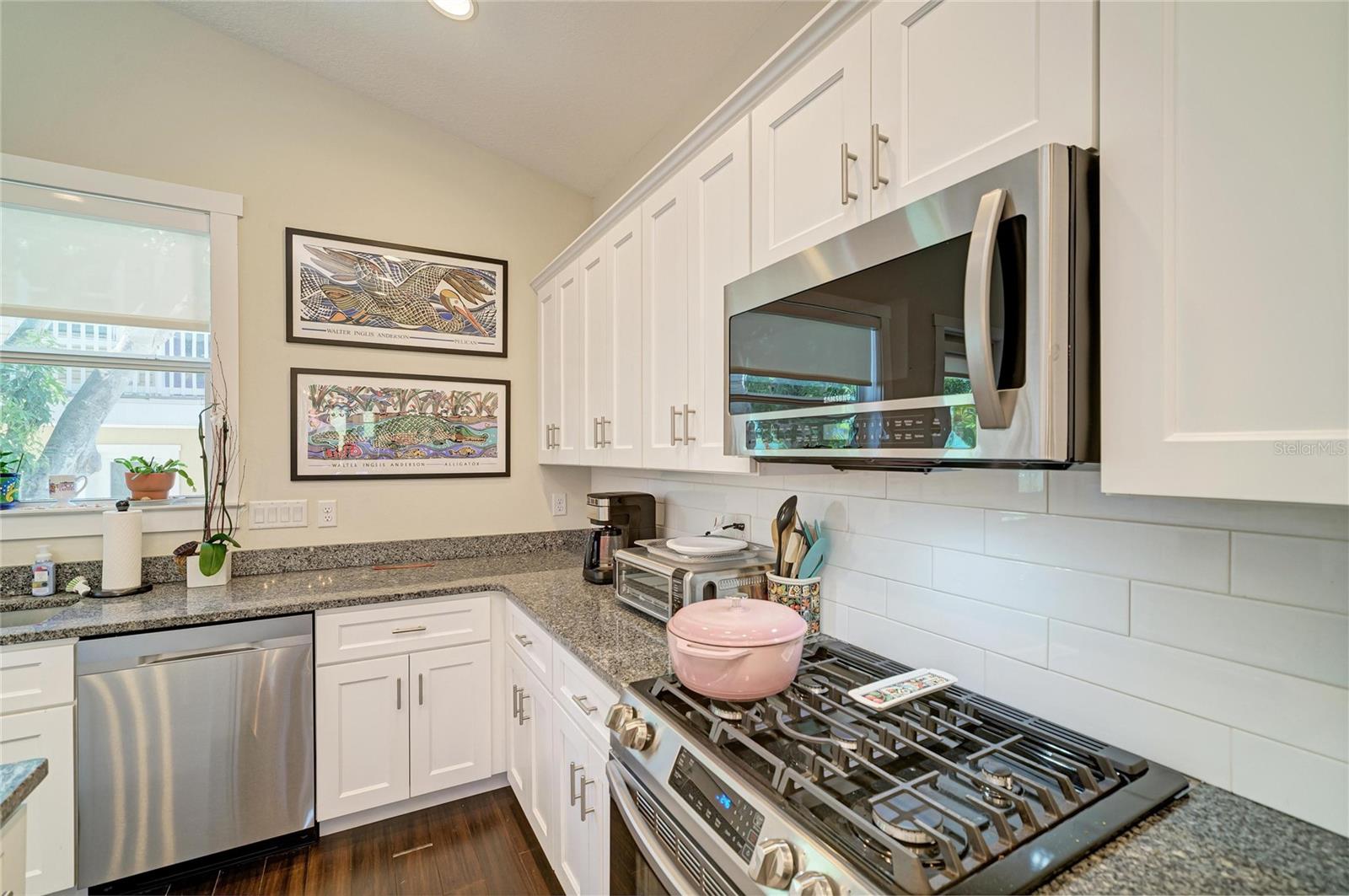 632 VIRGINIA DR — photo 22