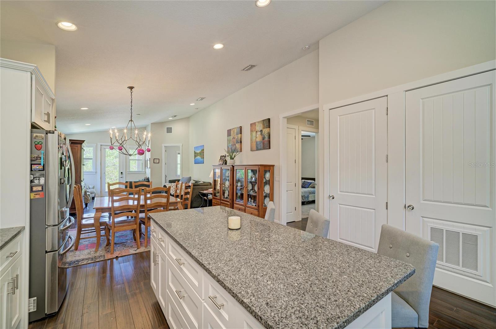 632 VIRGINIA DR — photo 21