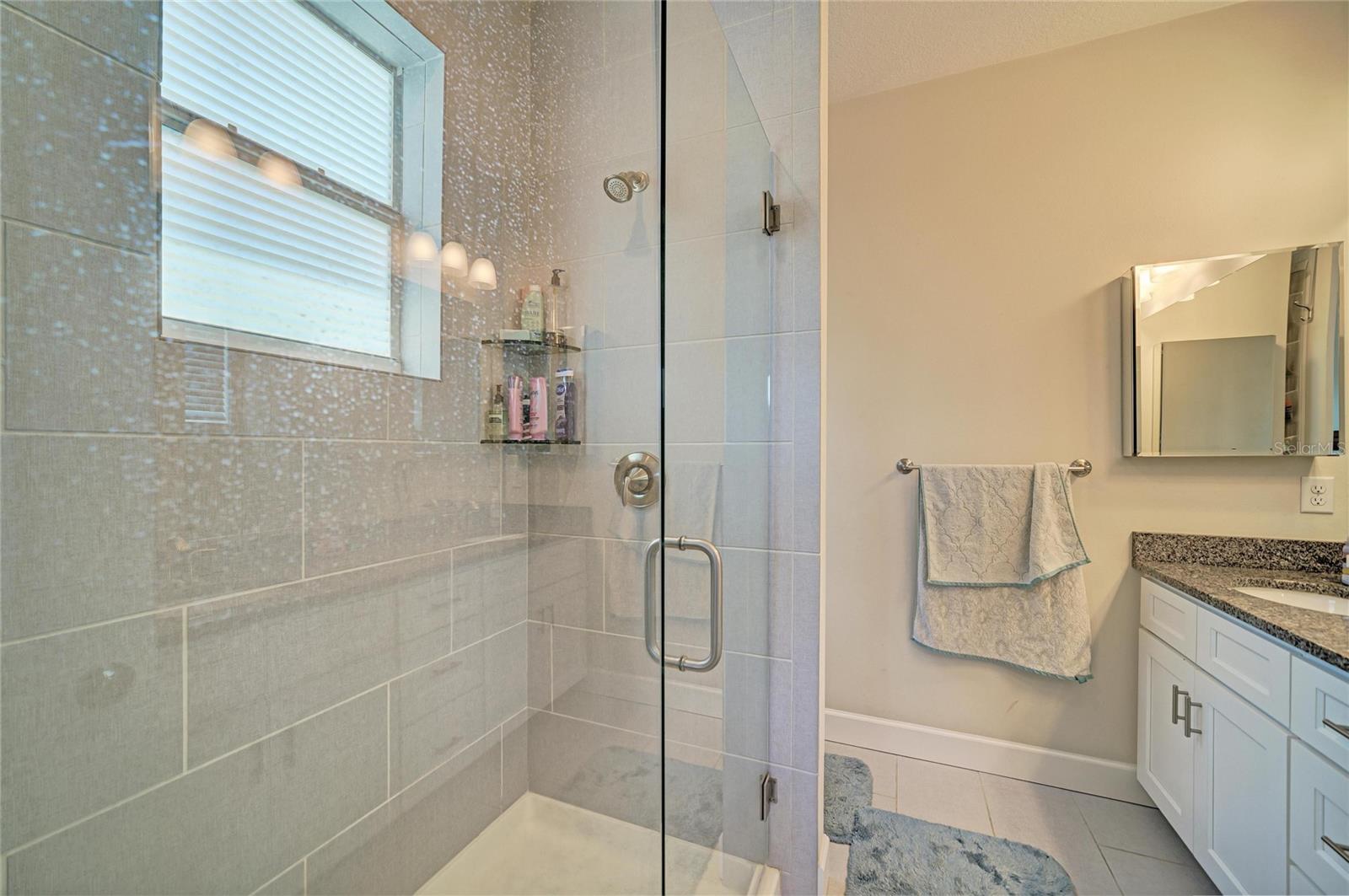 632 VIRGINIA DR — photo 28