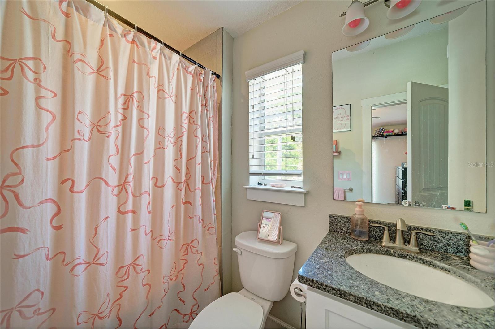 632 VIRGINIA DR — photo 46