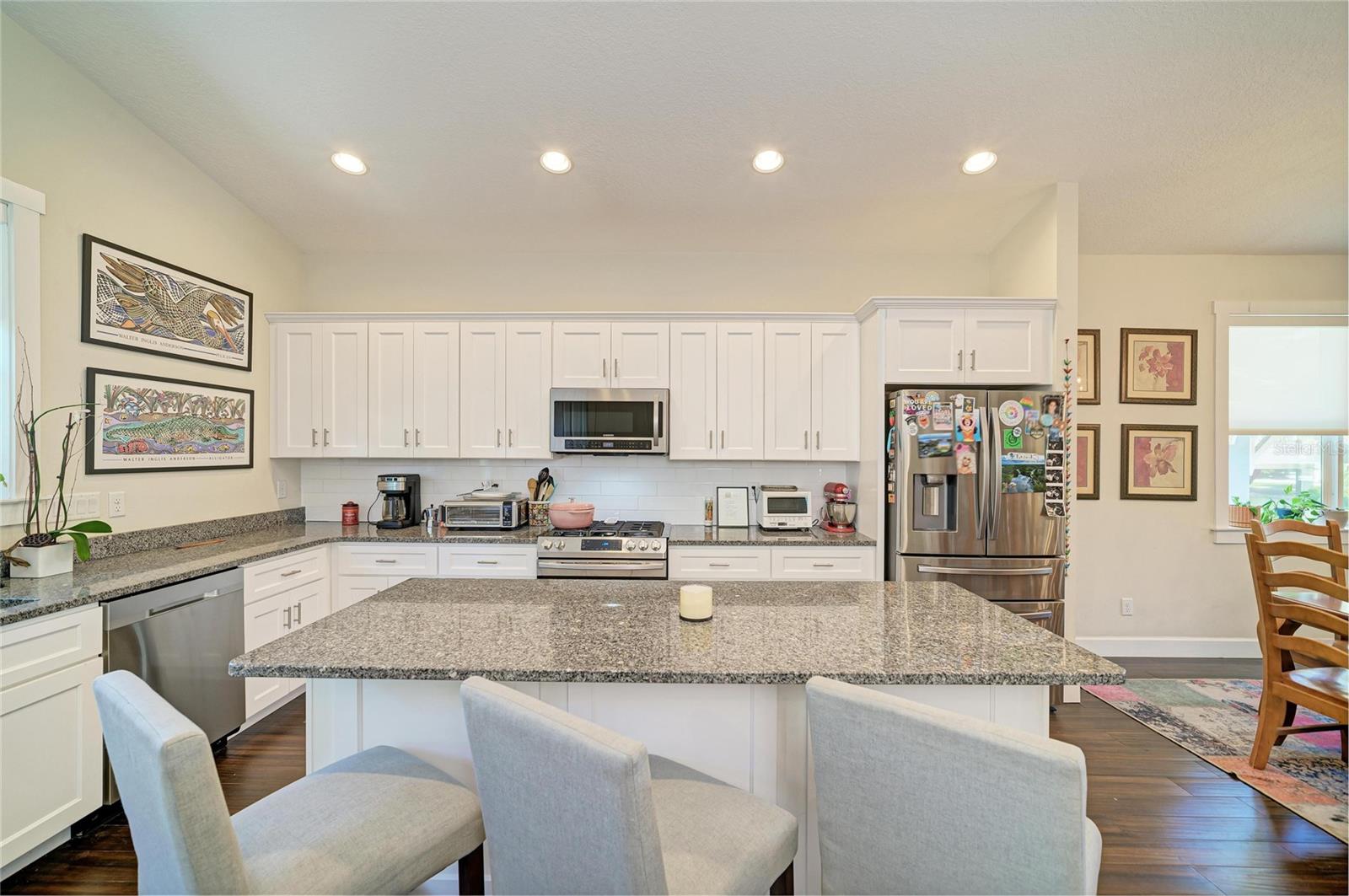 632 VIRGINIA DR — photo 19