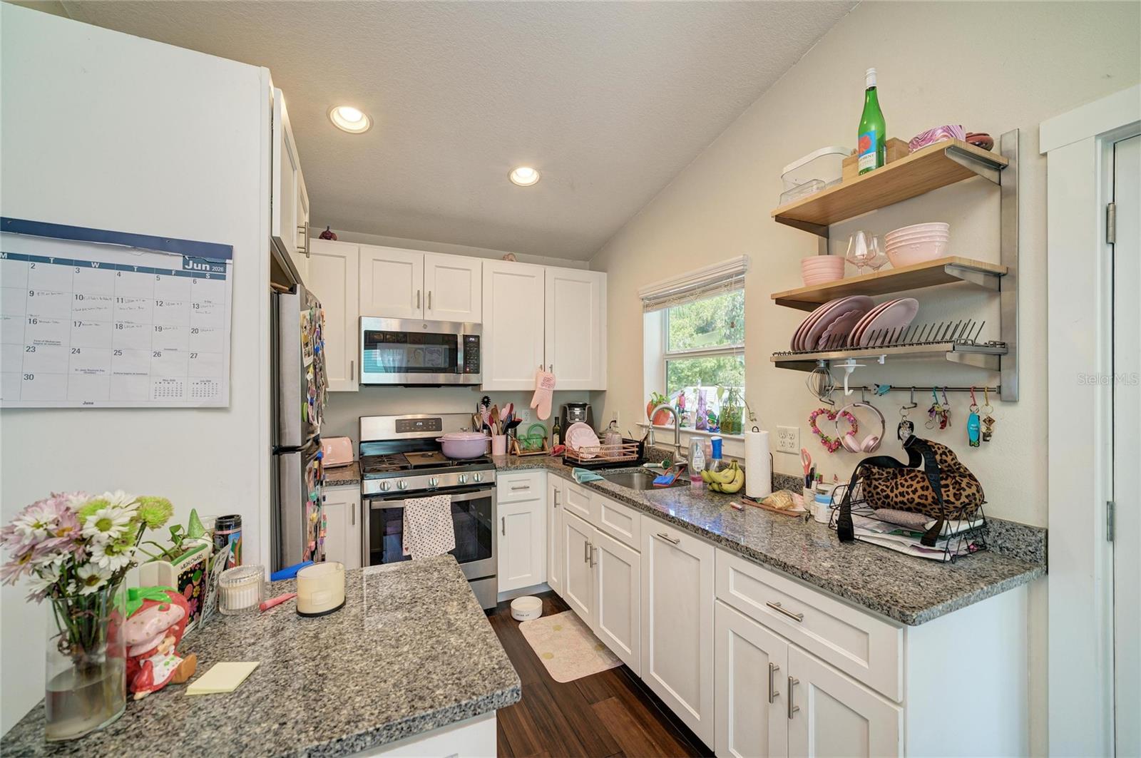 632 VIRGINIA DR — photo 42