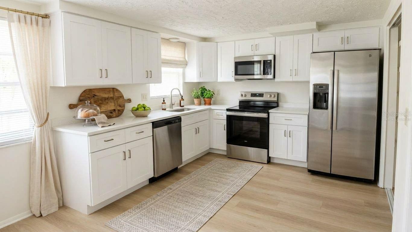 2109 SHANNON DR — photo 8