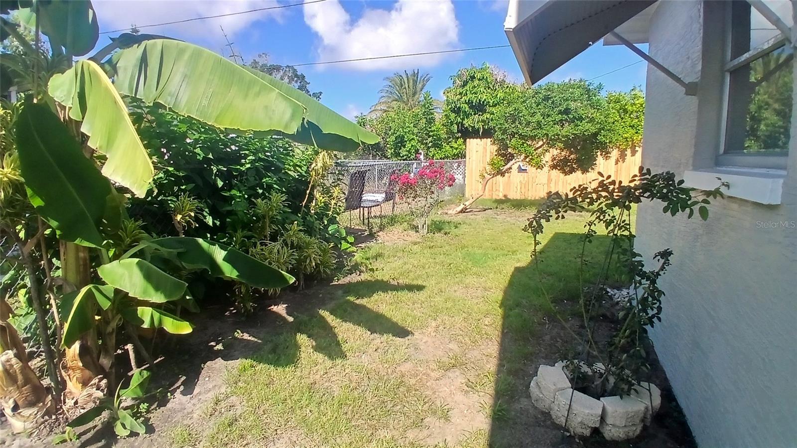 2109 SHANNON DR — photo 23