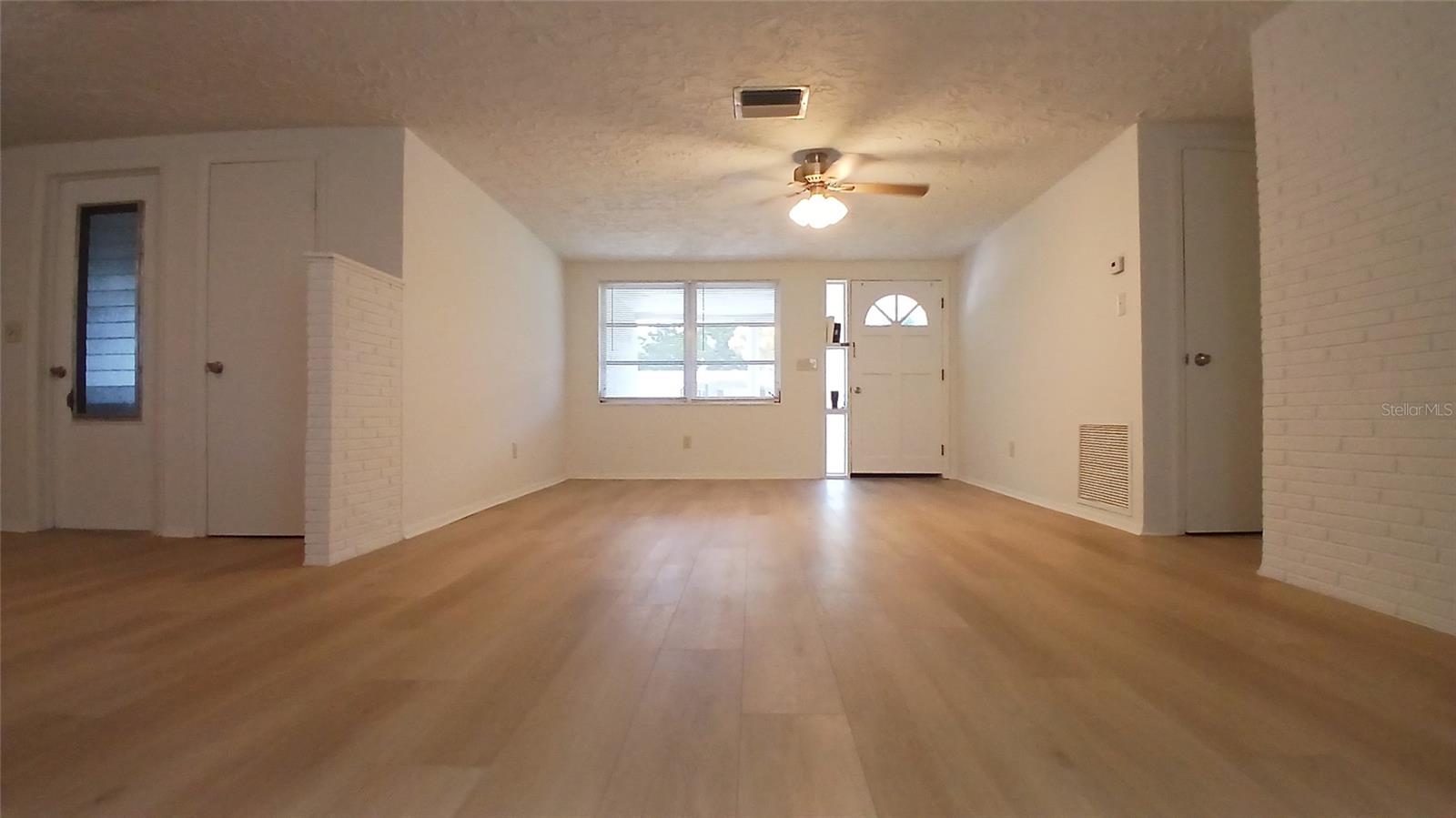 2109 SHANNON DR — photo 5