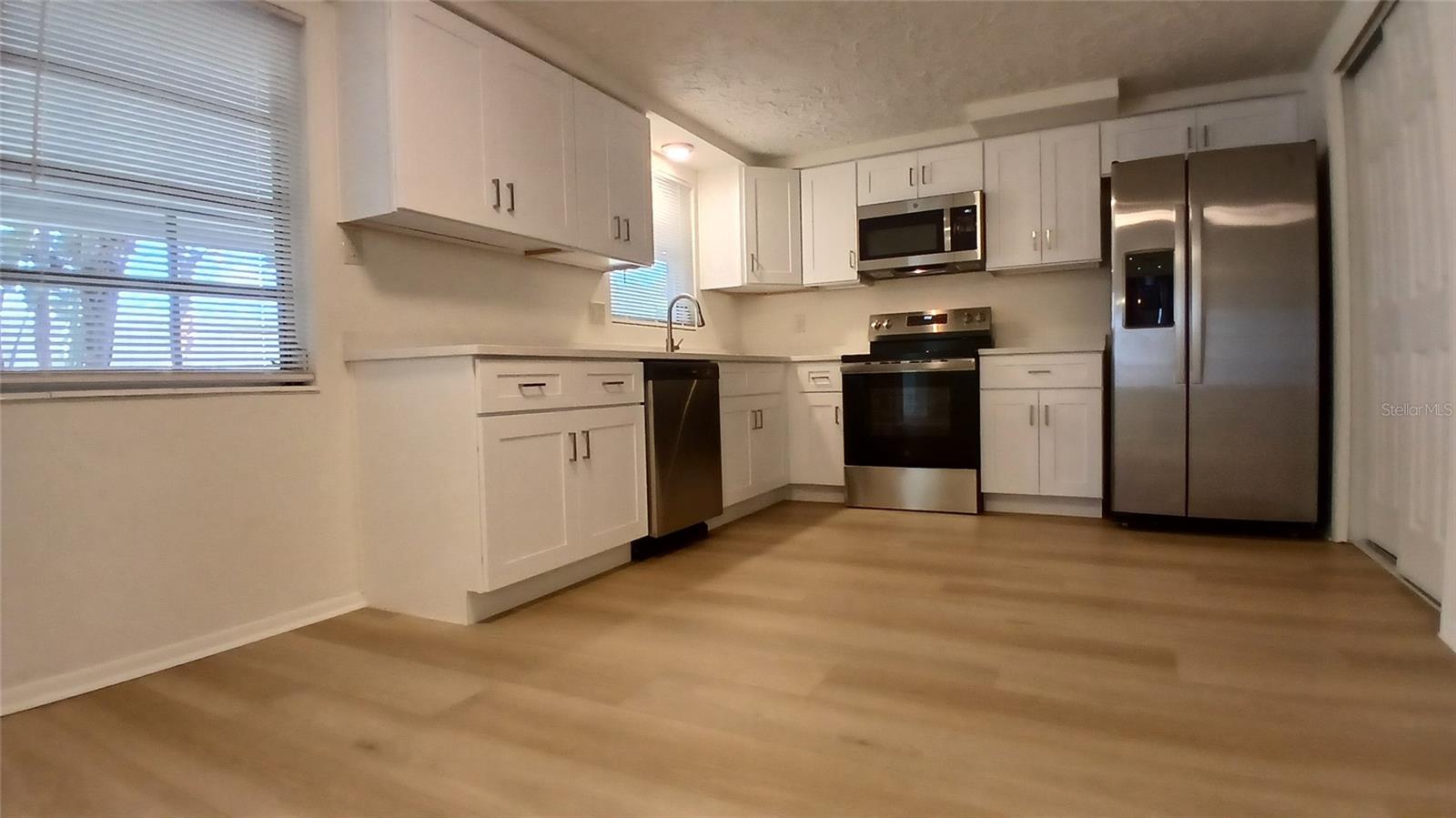 2109 SHANNON DR — photo 9