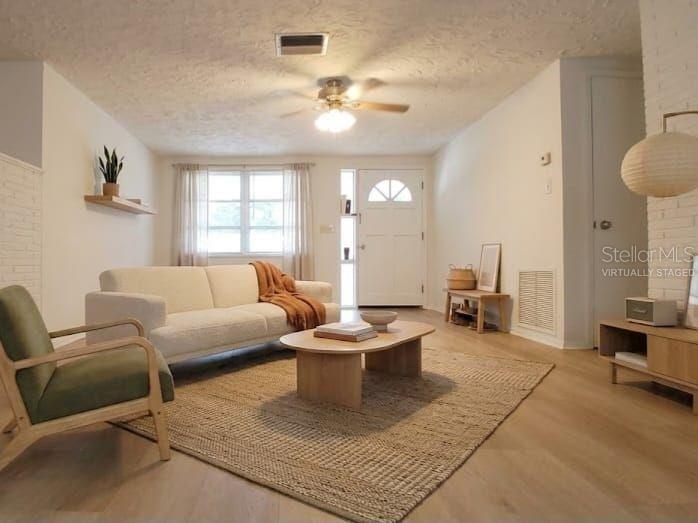 2109 SHANNON DR — photo 4