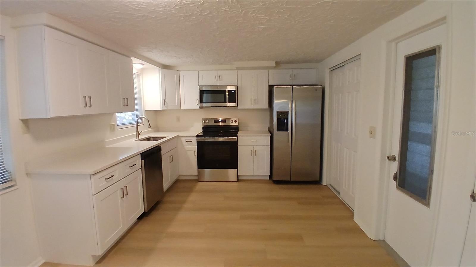 2109 SHANNON DR — photo 11