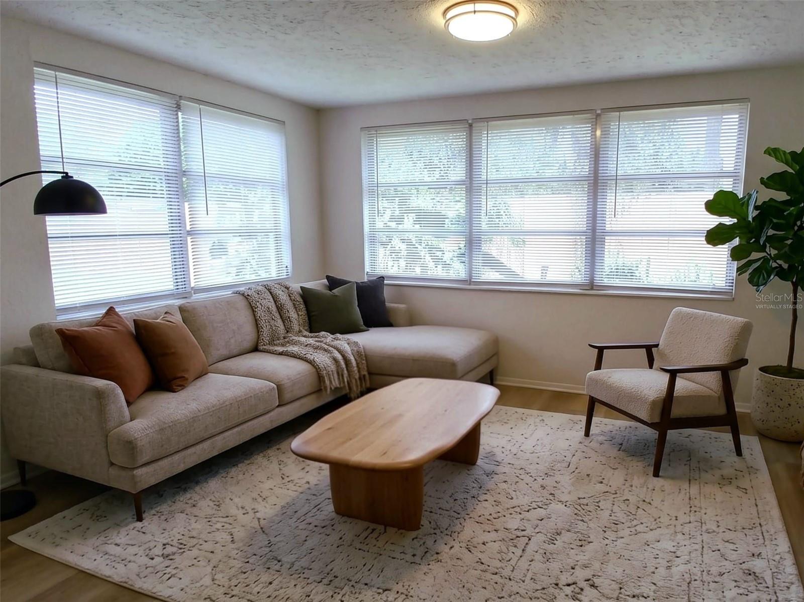 2109 SHANNON DR — photo 18