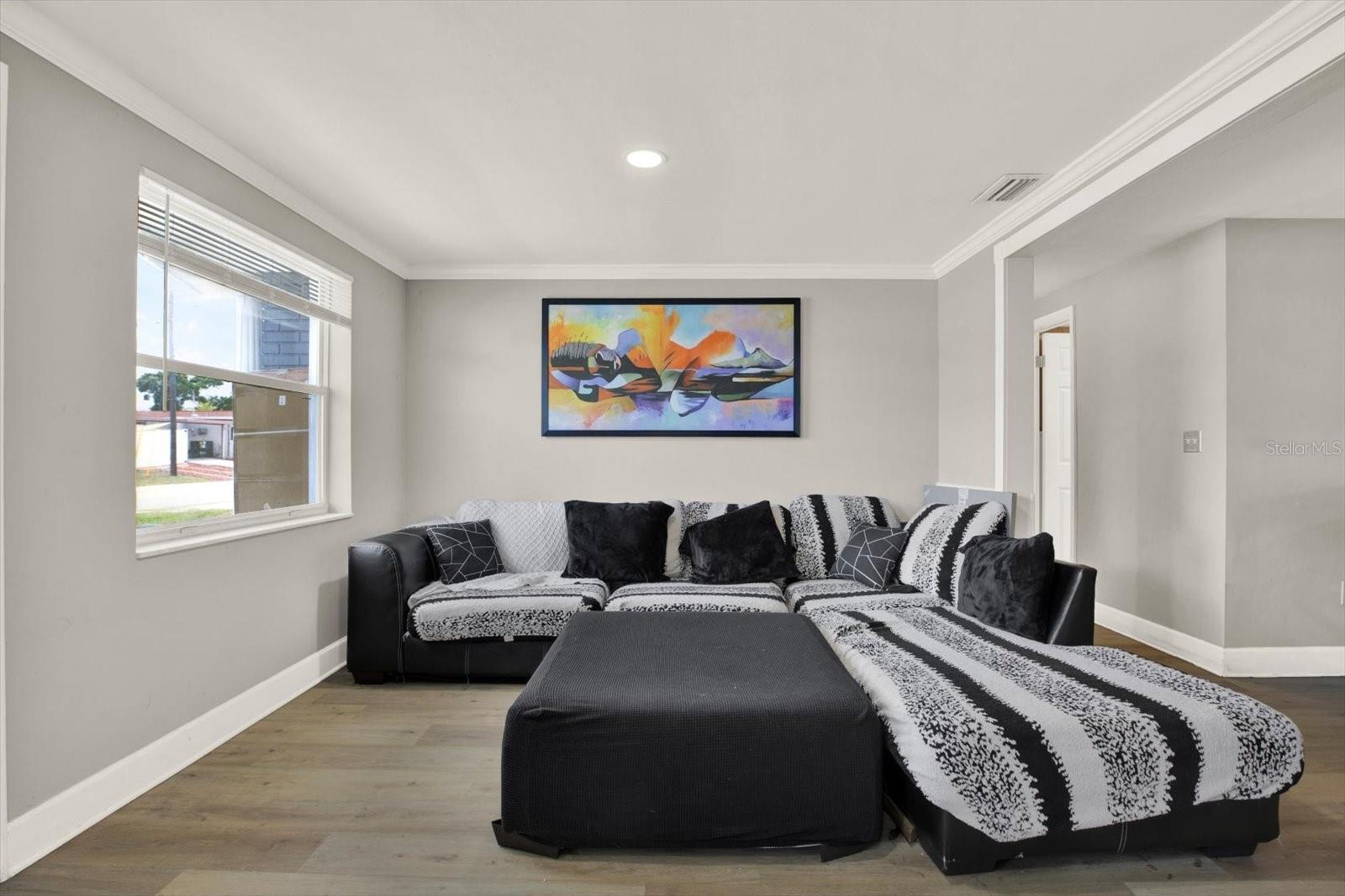 3920 BEACON SQUARE DR — photo 6