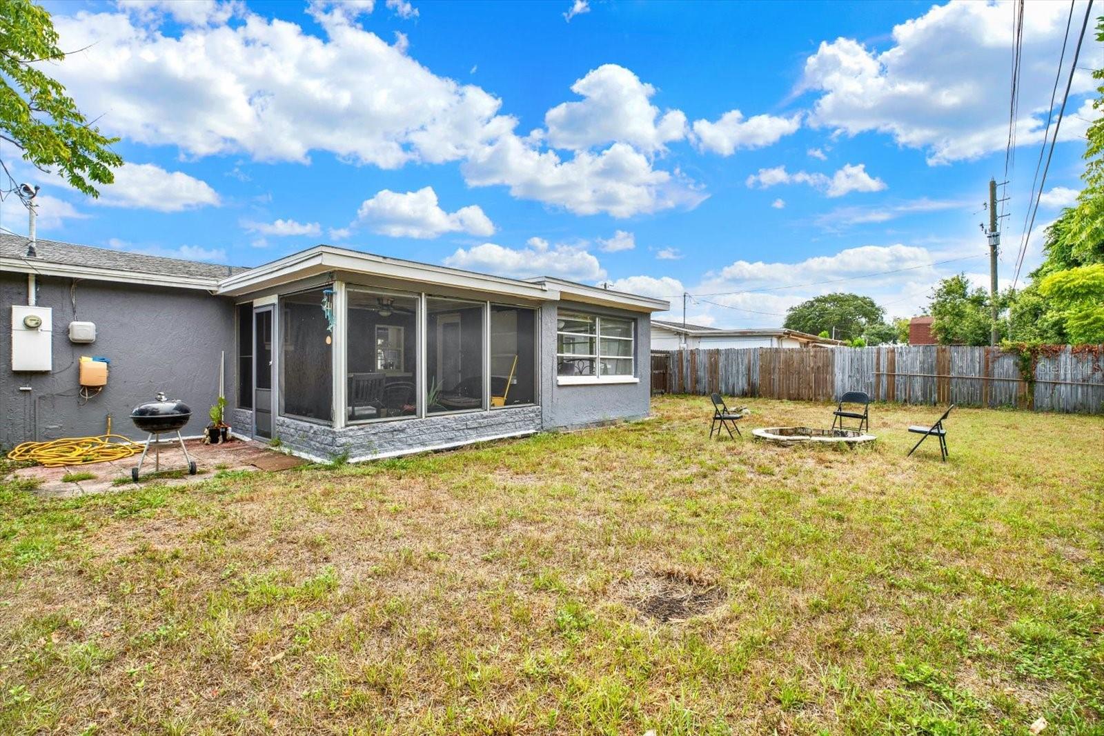 3920 BEACON SQUARE DR — photo 13
