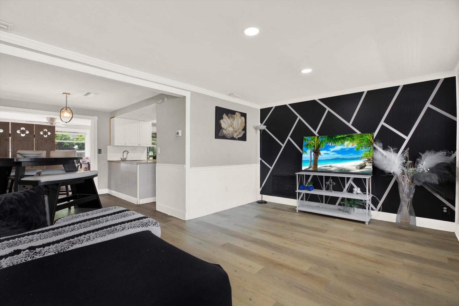 3920 BEACON SQUARE DR — photo 3