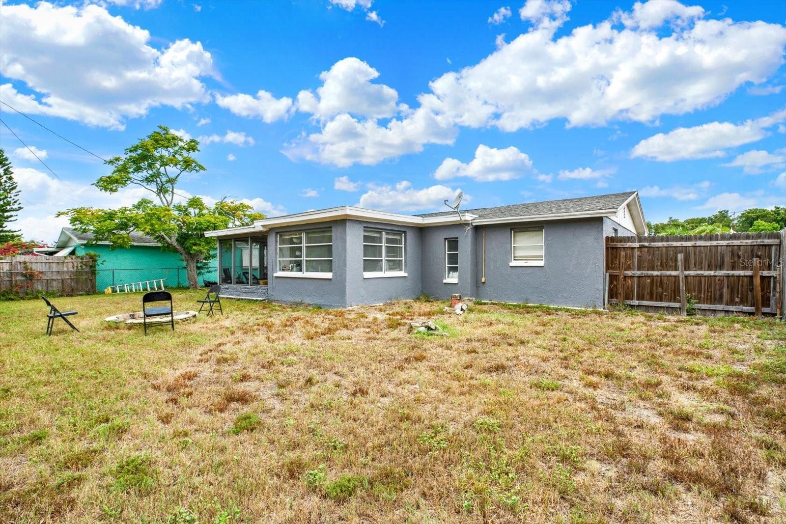 3920 BEACON SQUARE DR — photo 12