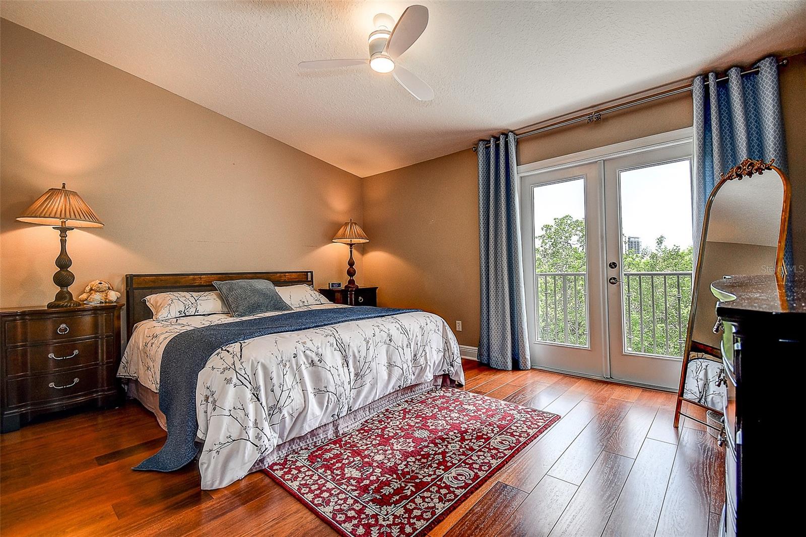 256 VALENCIA CIR — photo 18