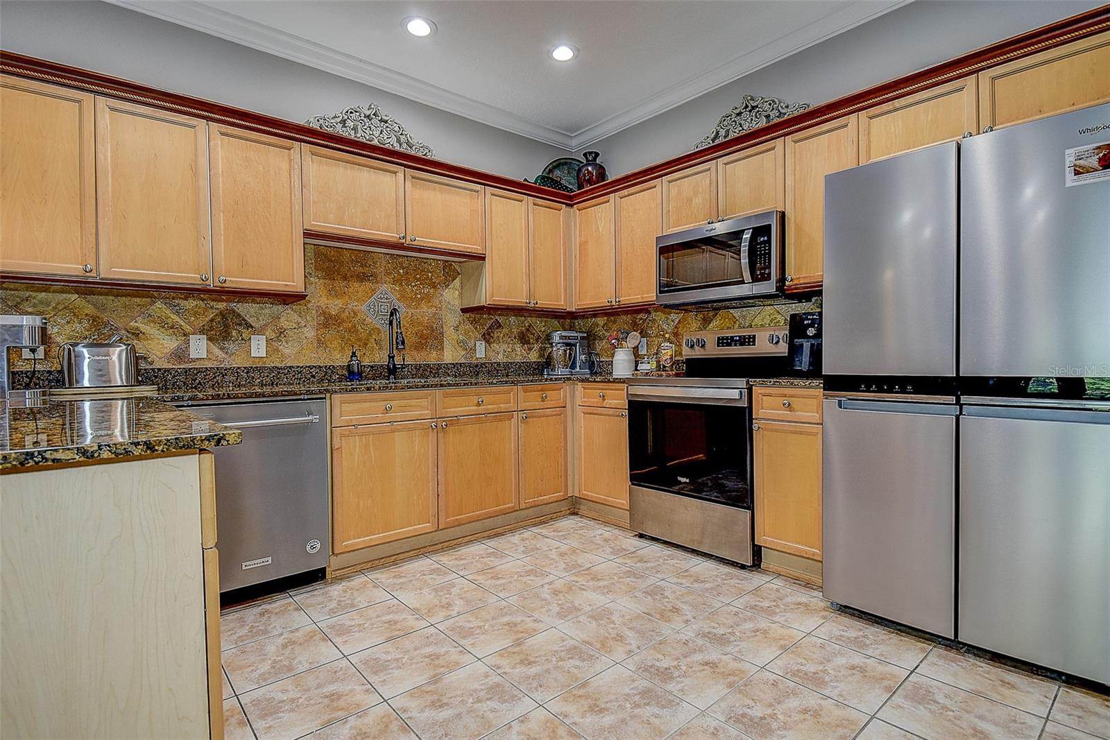 256 VALENCIA CIR — photo 12