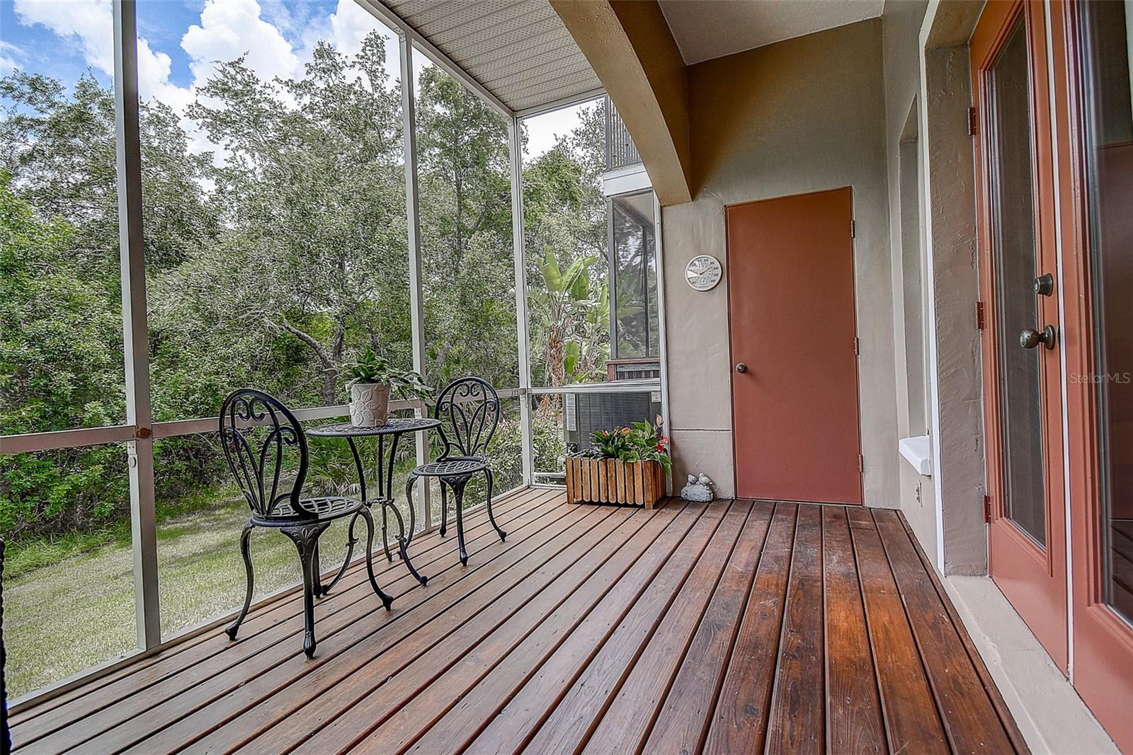 256 VALENCIA CIR — photo 31