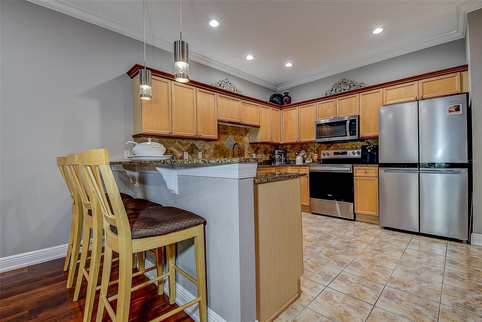 256 VALENCIA CIR — photo 10