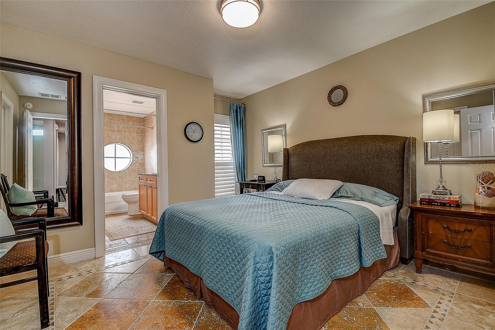 256 VALENCIA CIR — photo 25