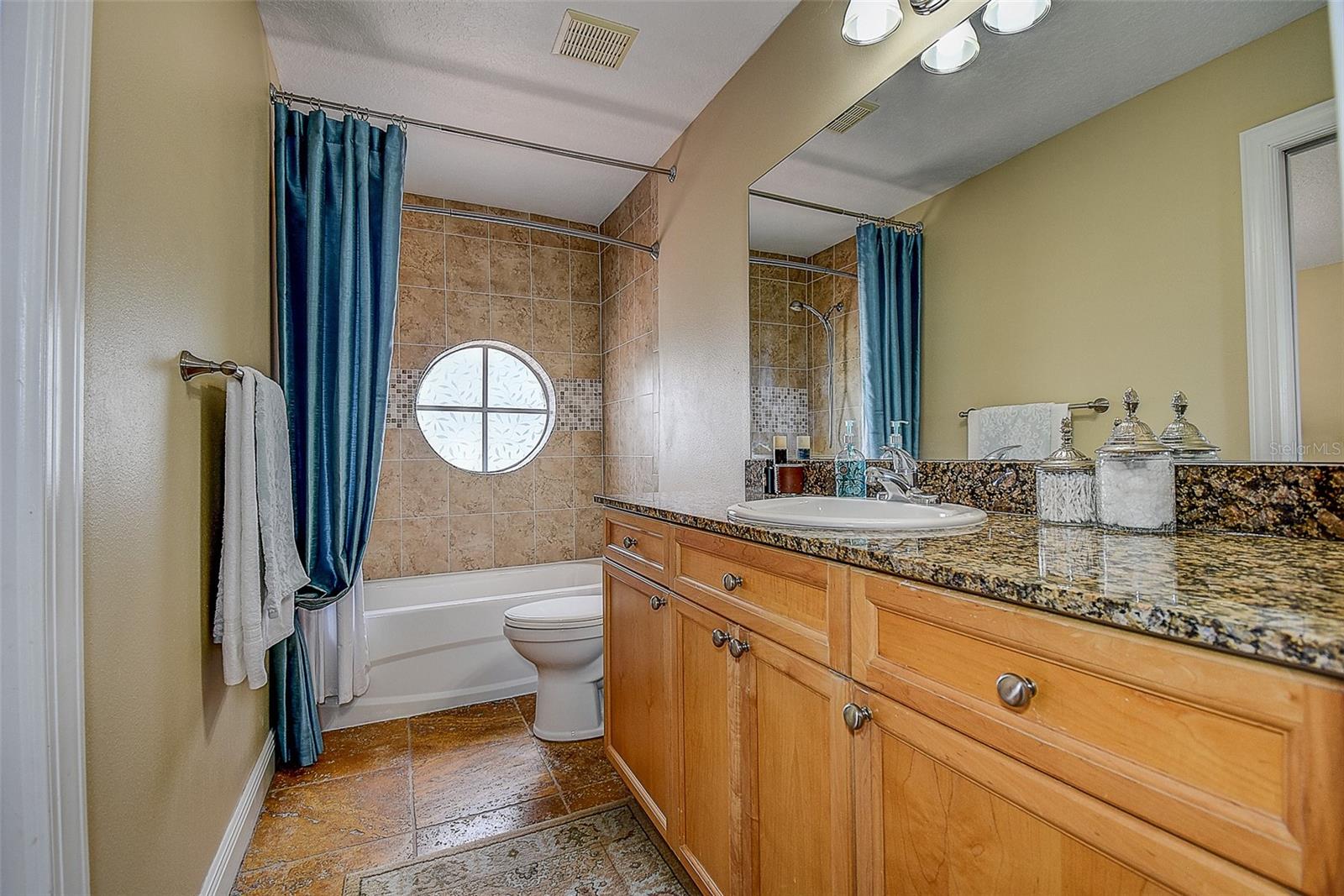 256 VALENCIA CIR — photo 27