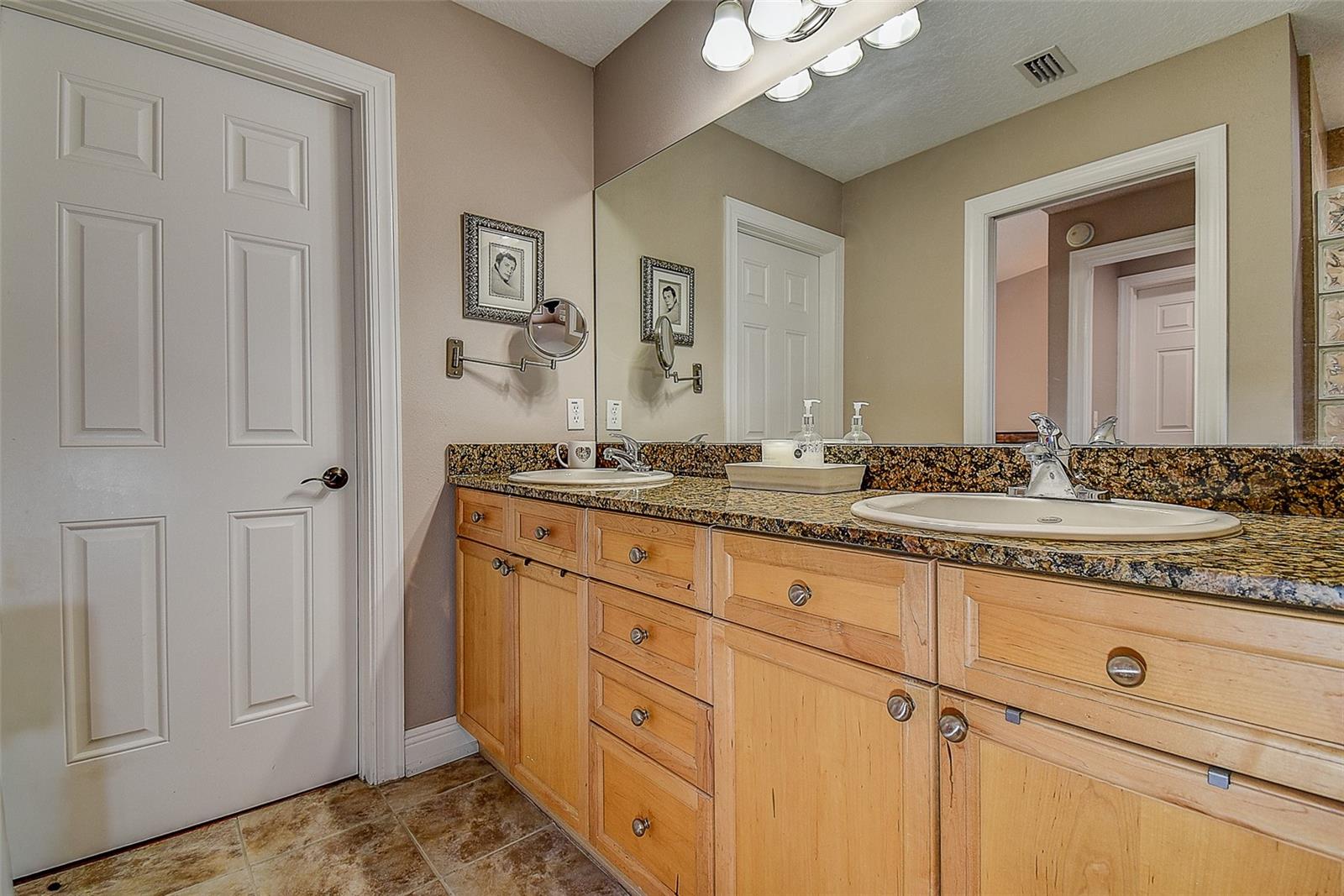 256 VALENCIA CIR — photo 22
