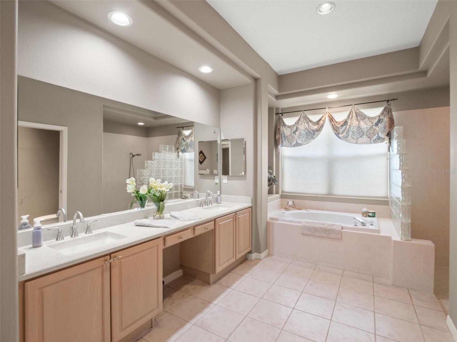 17422 HEATHER OAKS PL — photo 32