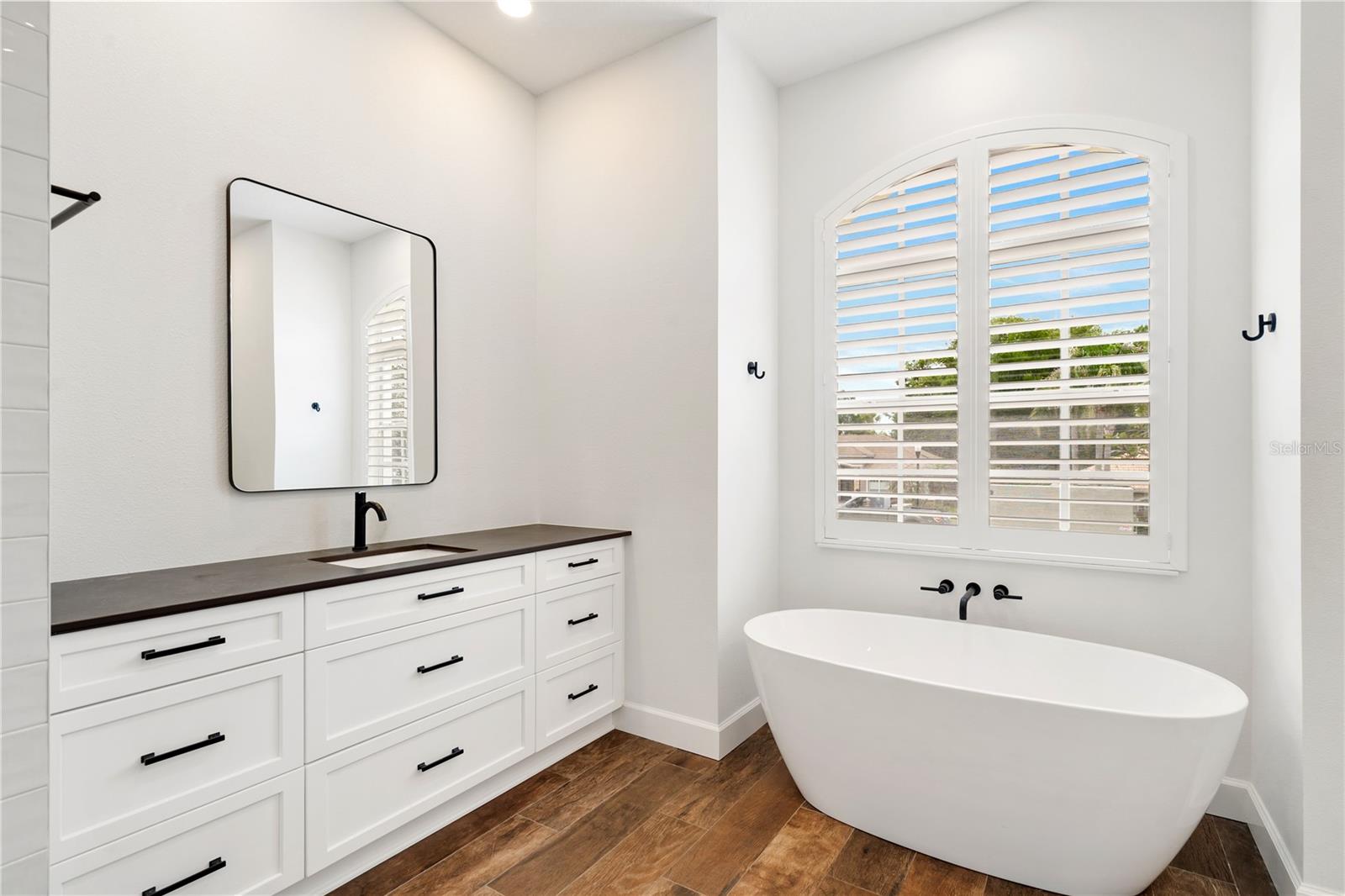 12649 OAK HOLLOW CT — photo 32