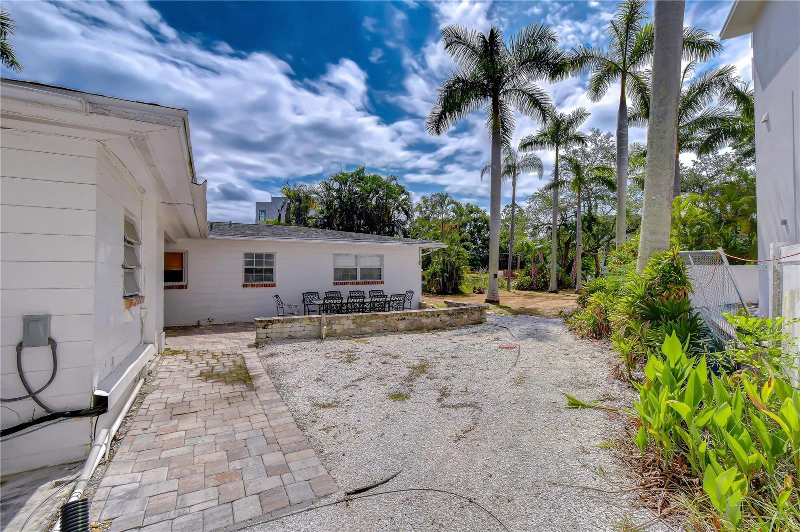 5006 W DICKENS AVE — photo 3