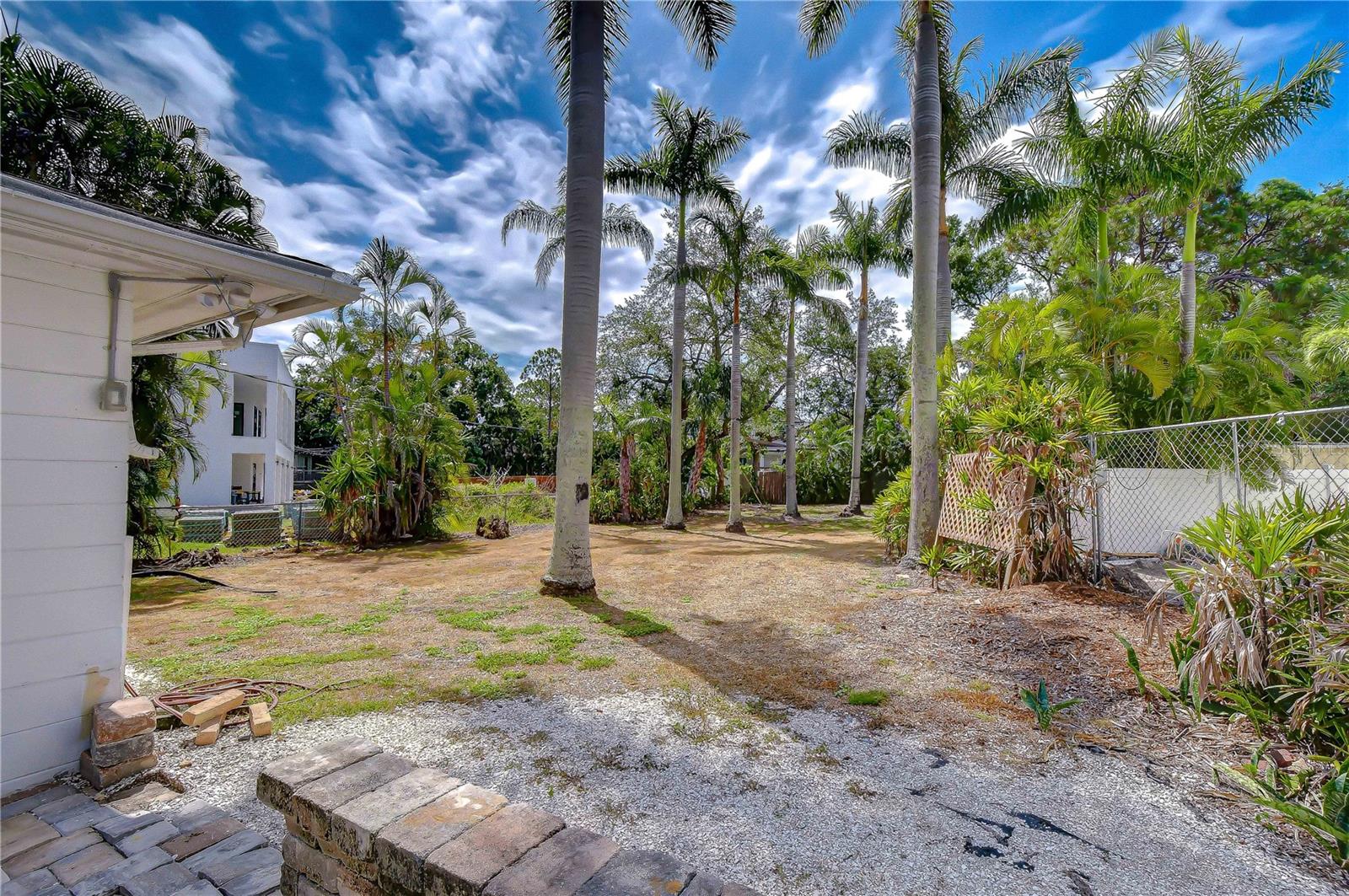 5006 W DICKENS AVE — photo 4
