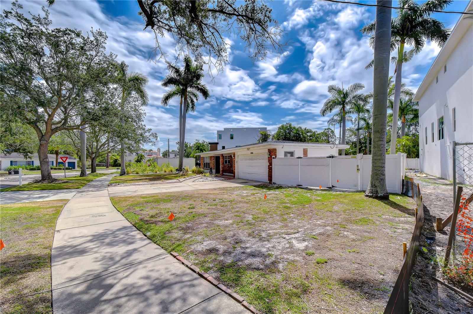 5006 W DICKENS AVE — photo 2
