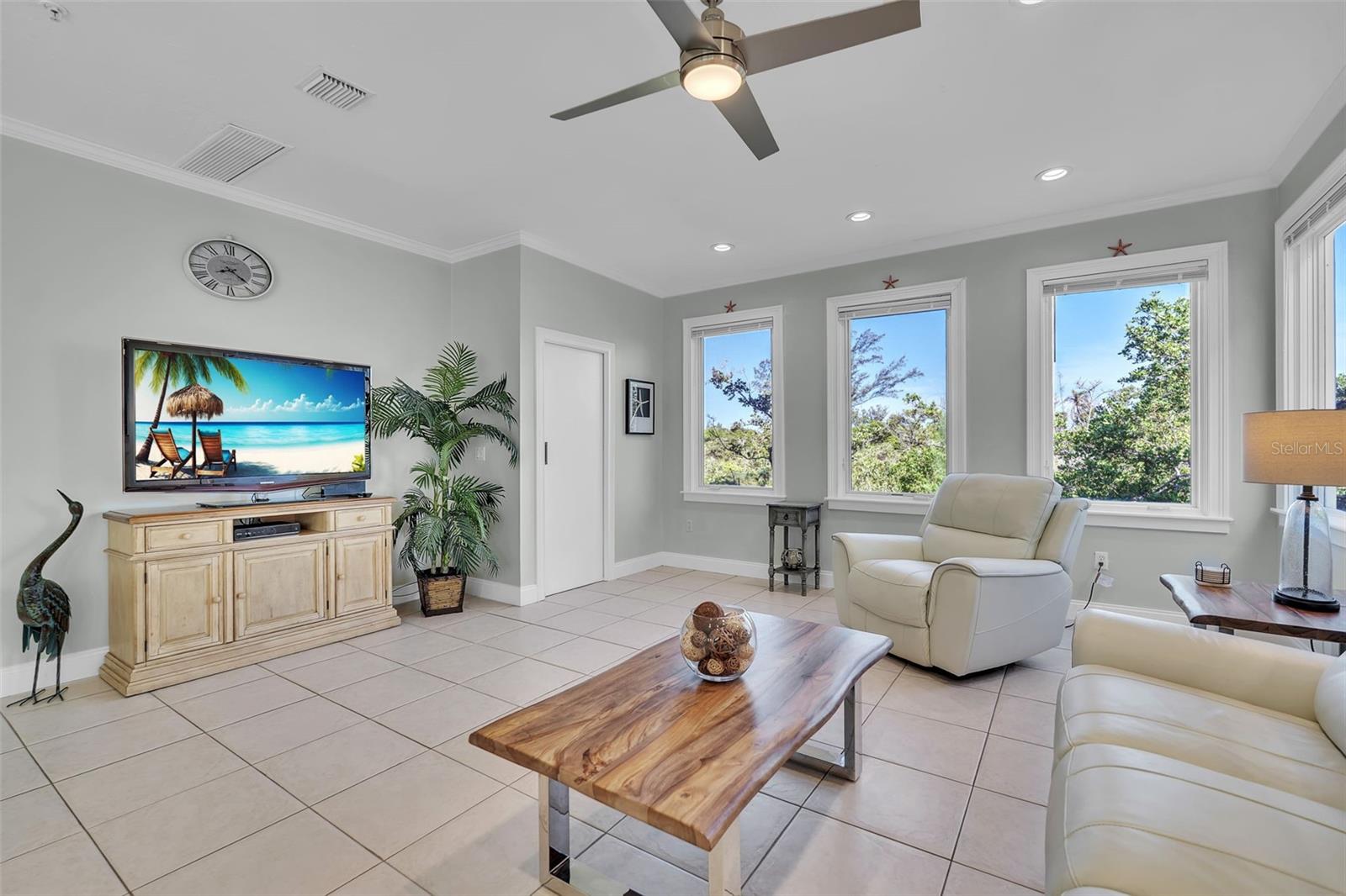 848 EVERGREEN WAY — photo 8