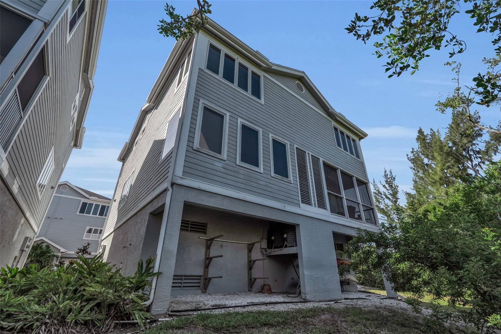 848 EVERGREEN WAY — photo 37