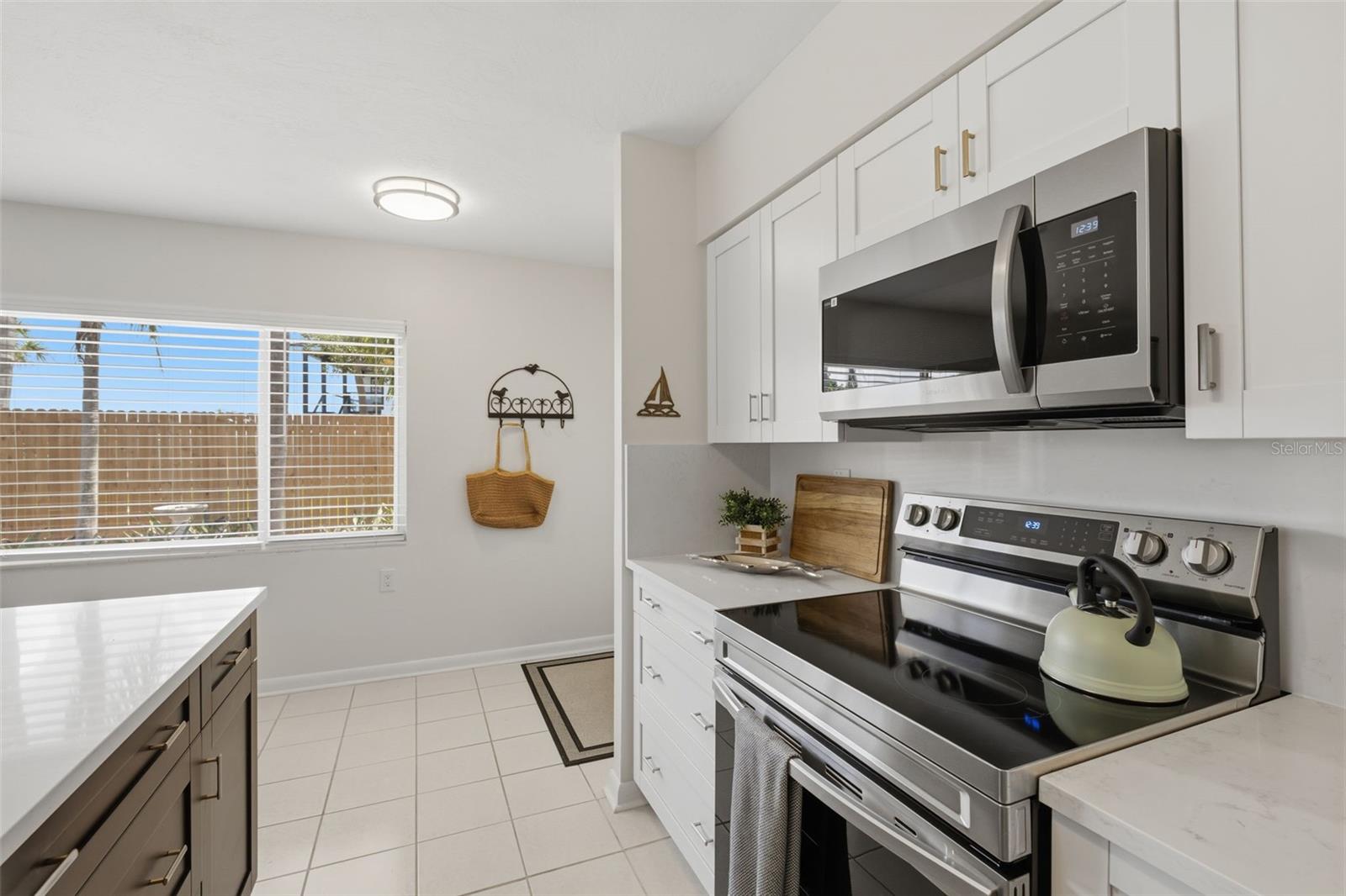 3666 BELLE VISTA DR E — photo 28