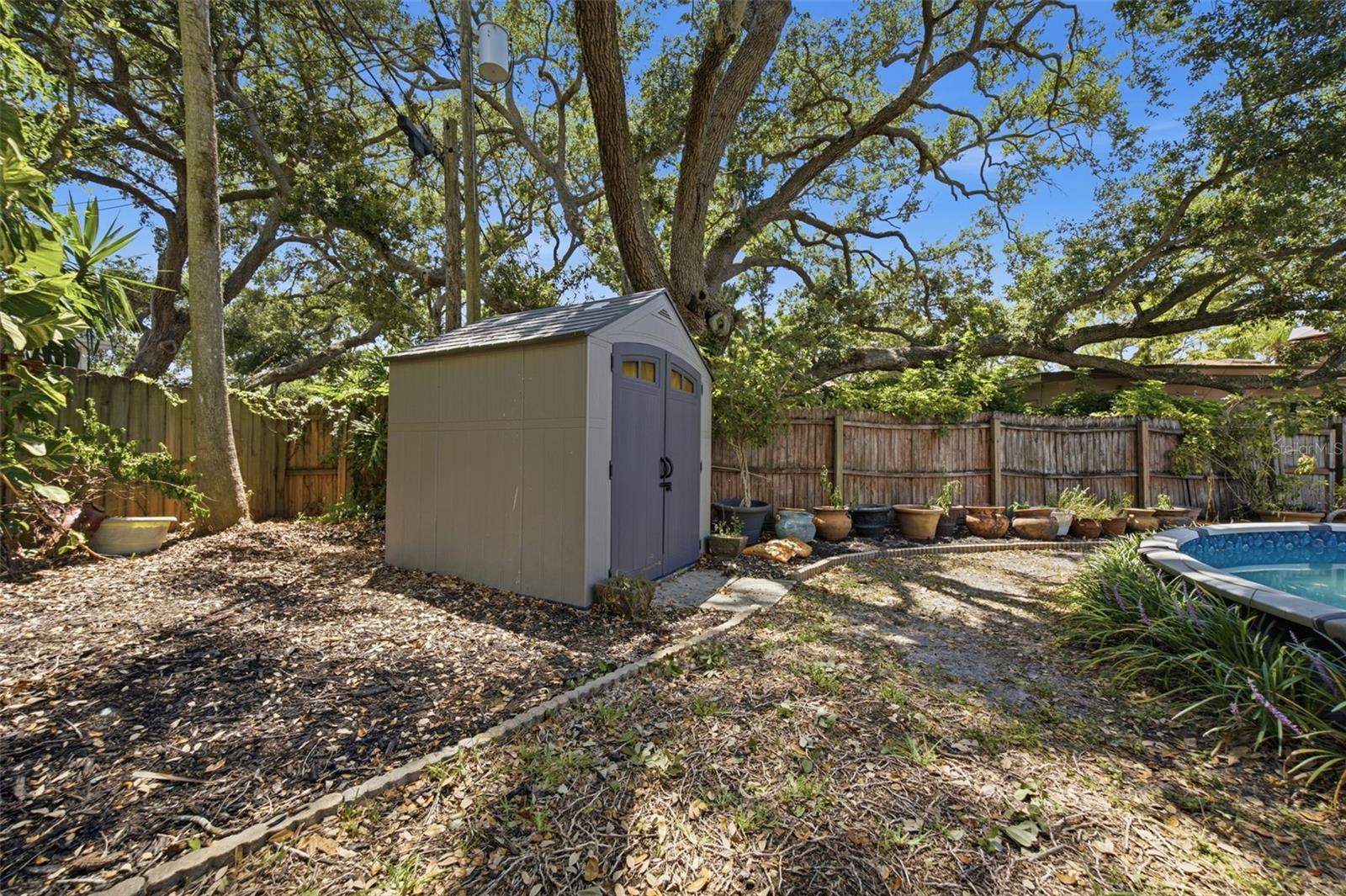 1023 GRANADA ST — photo 33