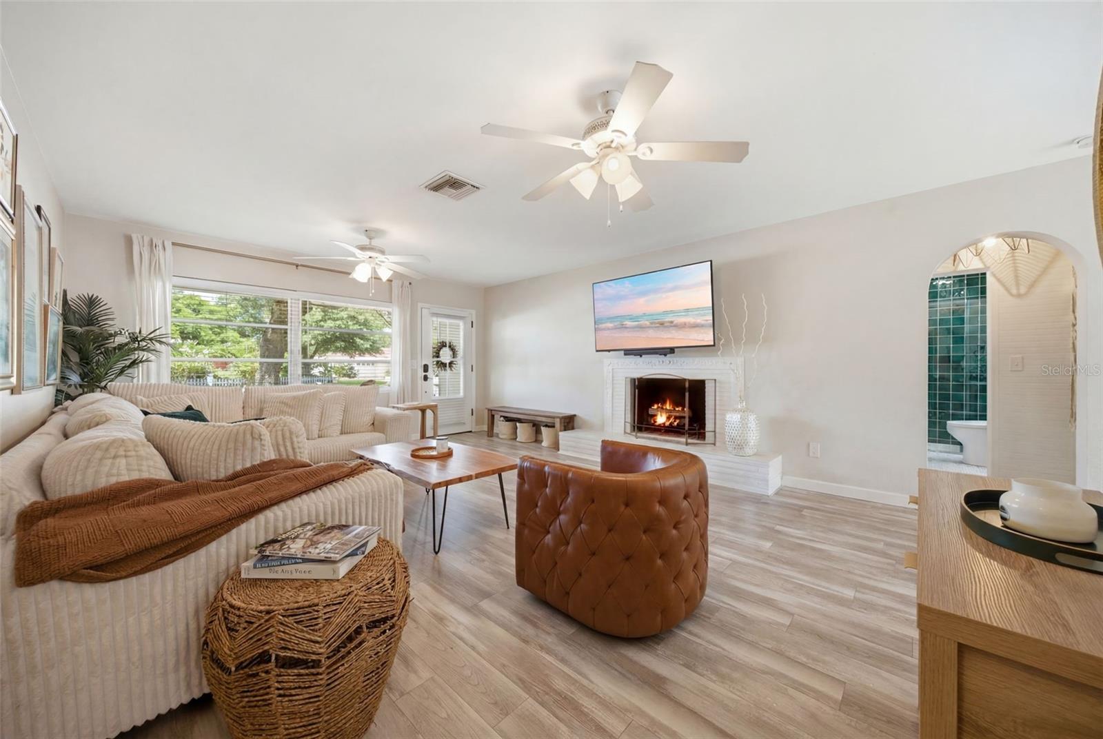1023 GRANADA ST — photo 10