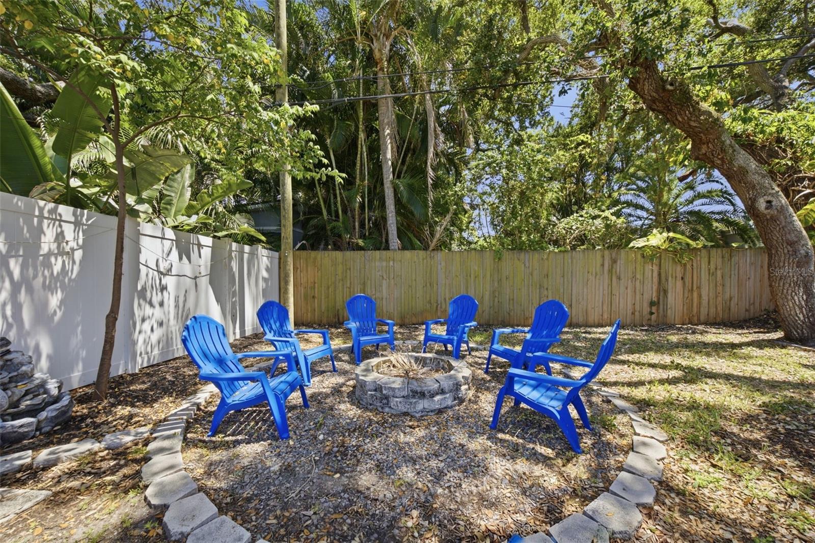 1023 GRANADA ST — photo 30