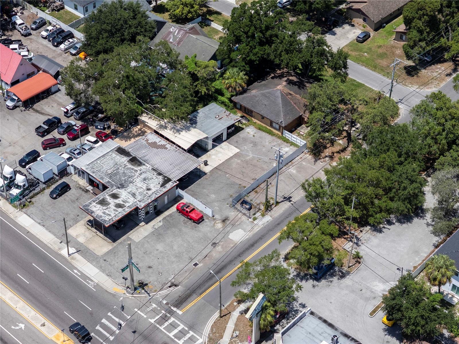 8624 N FLORIDA AVE — photo 10