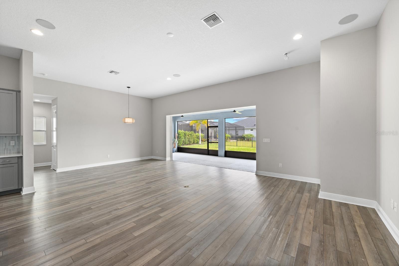 5406 LIMELIGHT DR — photo 8