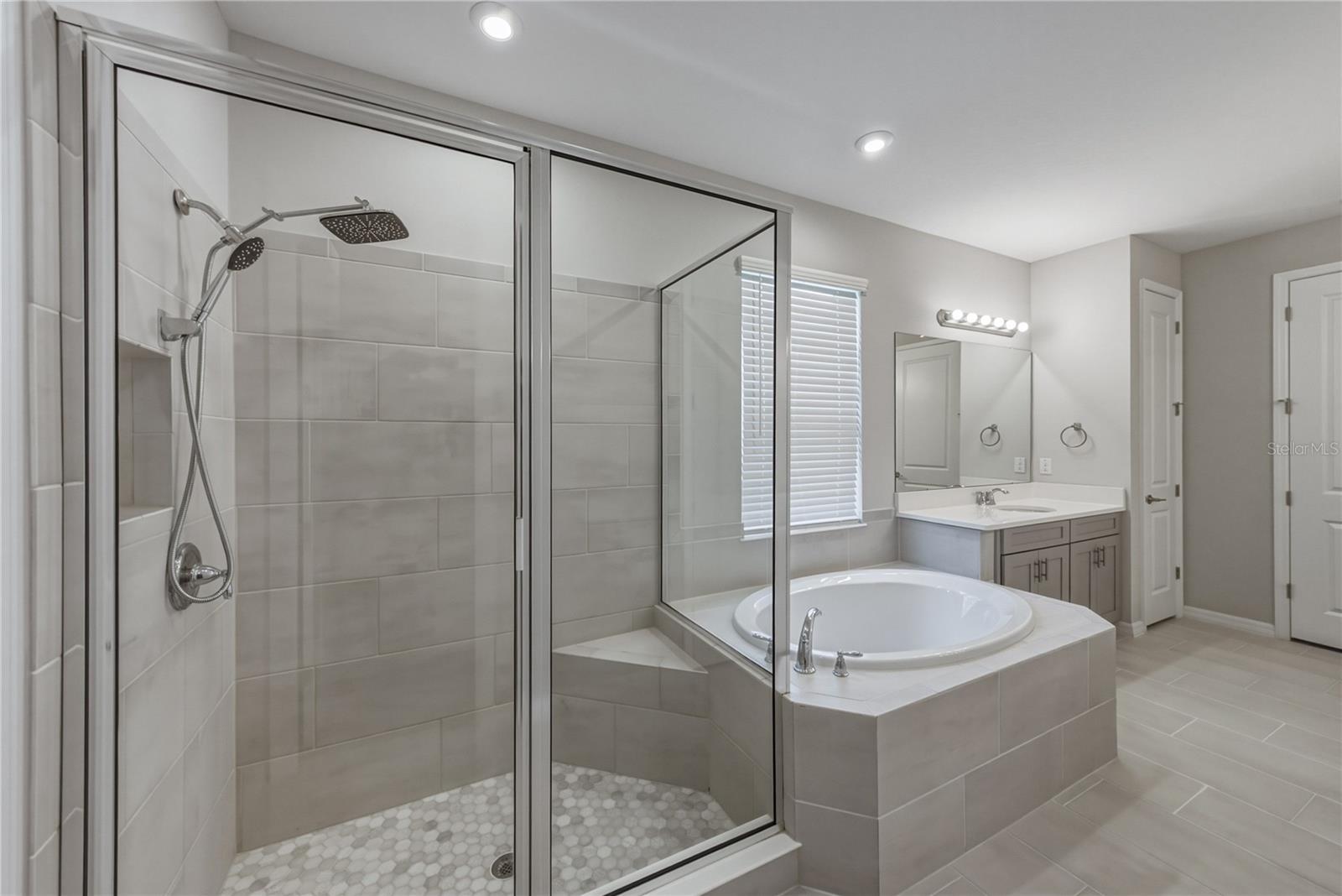6978 BRADBURY CIR — photo 41
