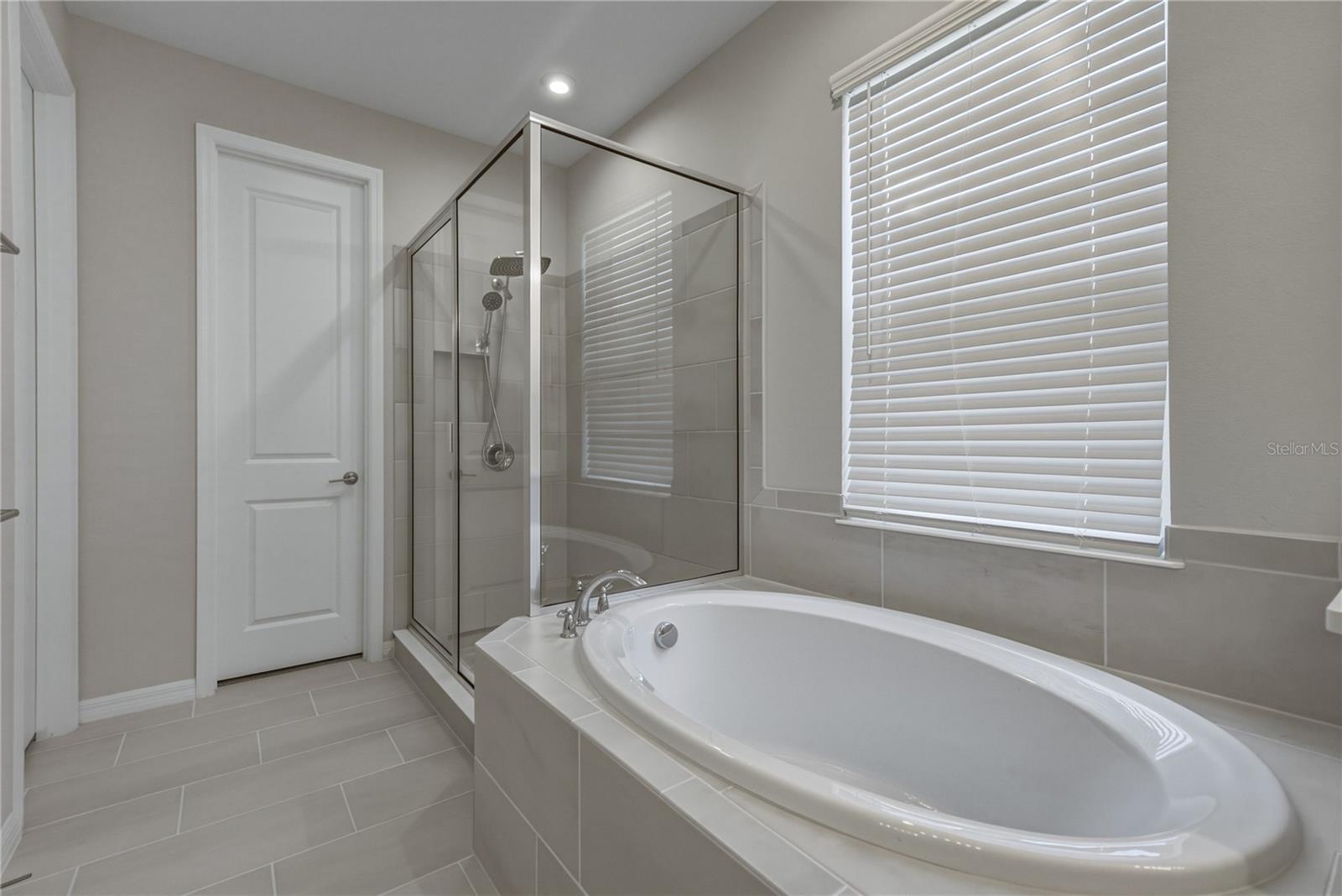 6978 BRADBURY CIR — photo 40
