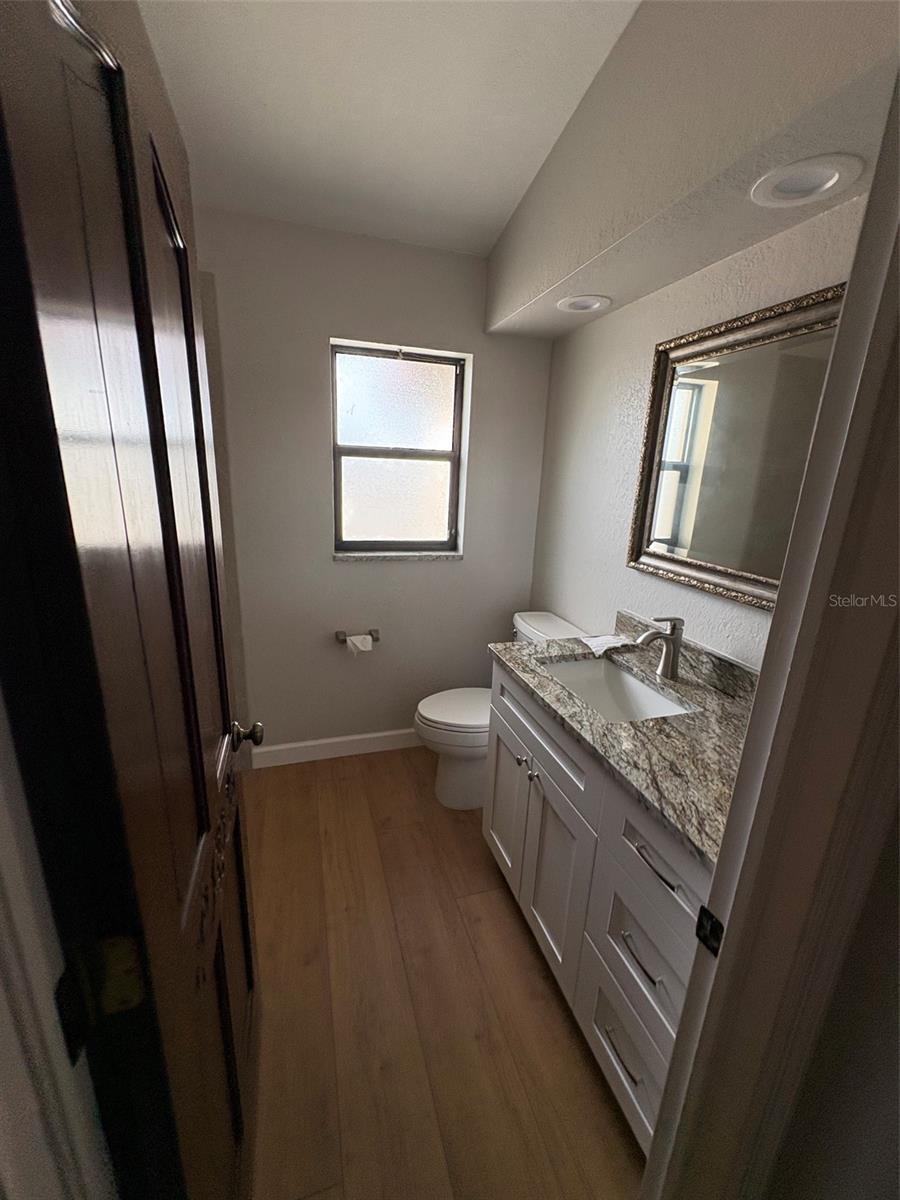 15810 REDINGTON DR — photo 28