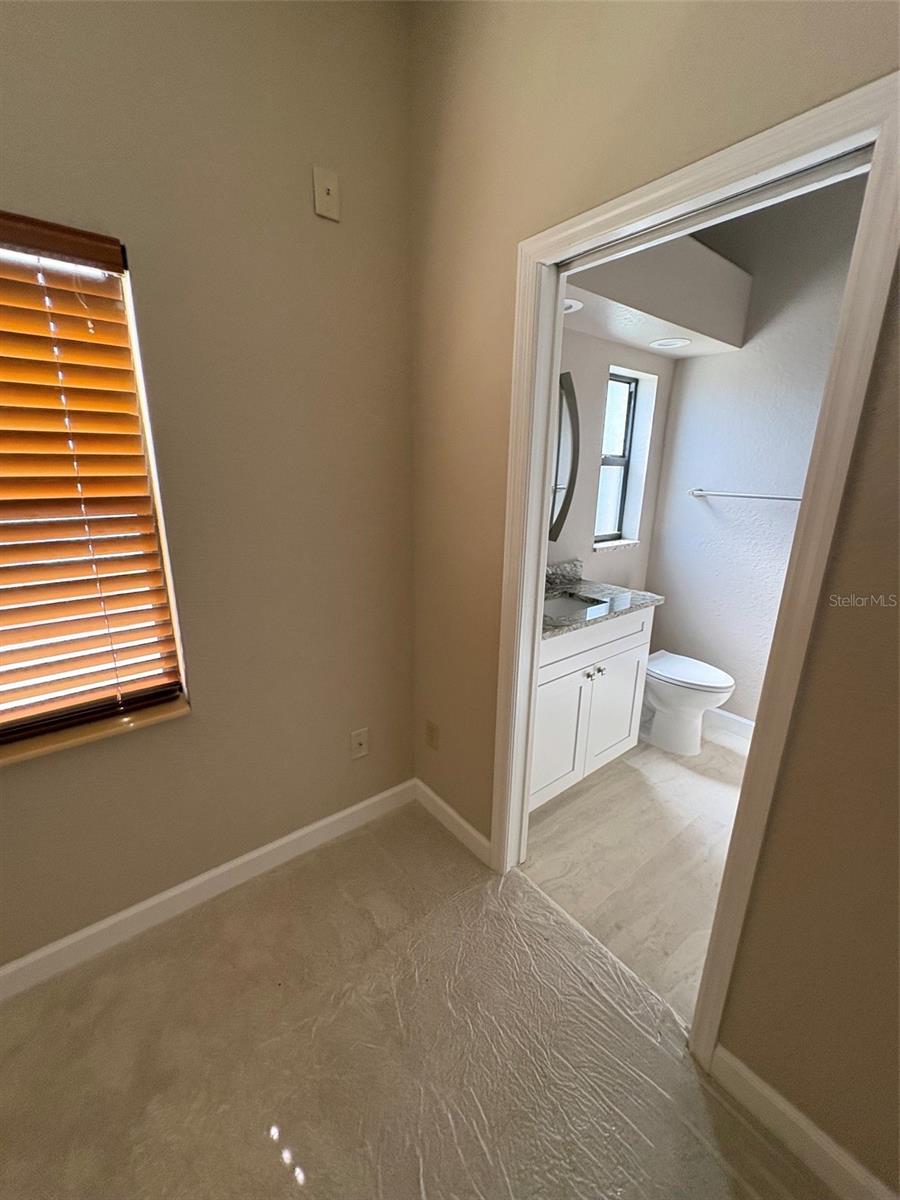 15810 REDINGTON DR — photo 21