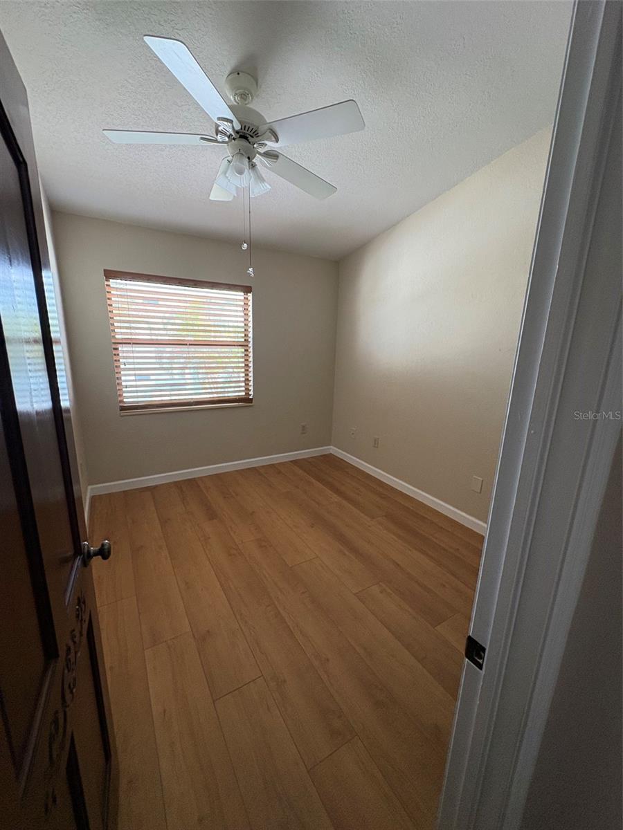 15810 REDINGTON DR — photo 26