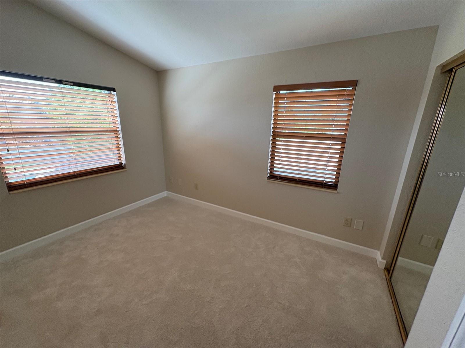 15810 REDINGTON DR — photo 25