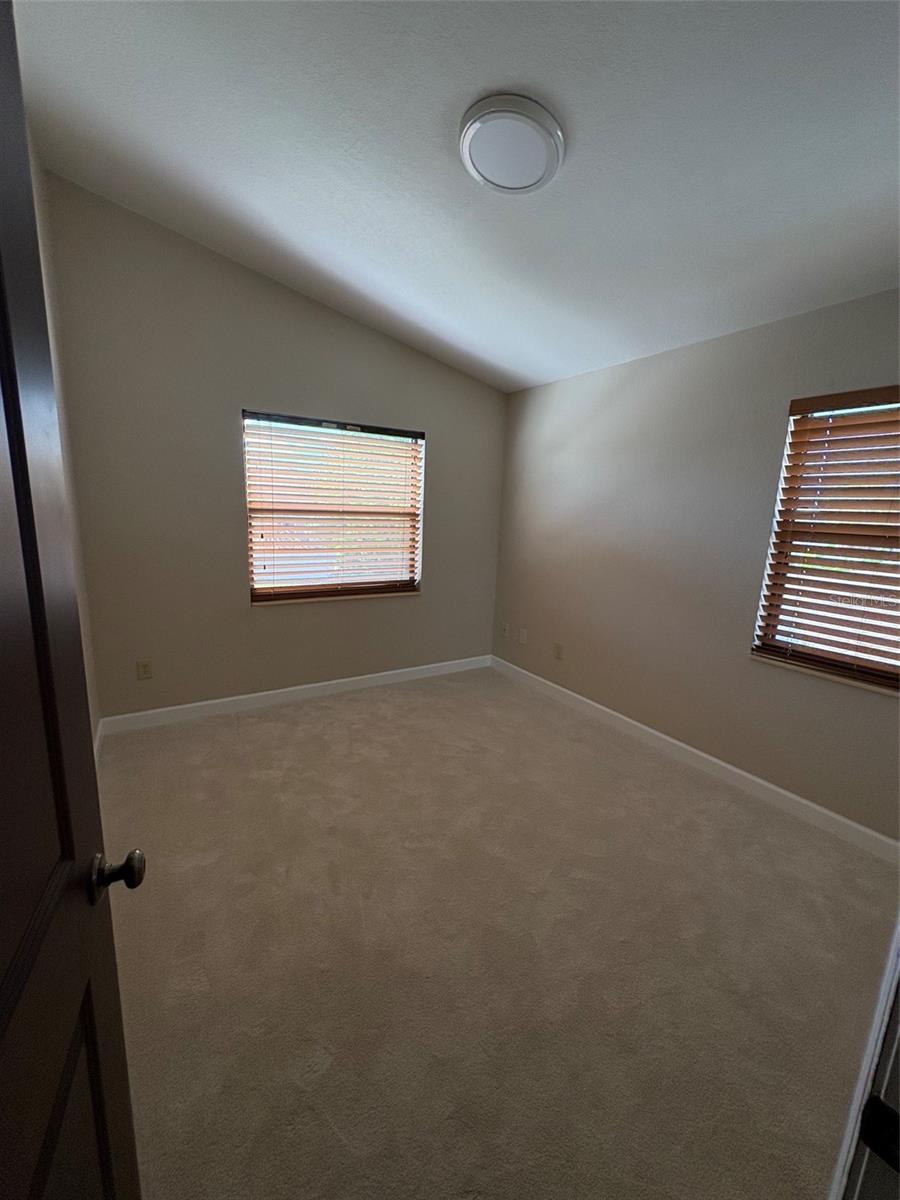 15810 REDINGTON DR — photo 24